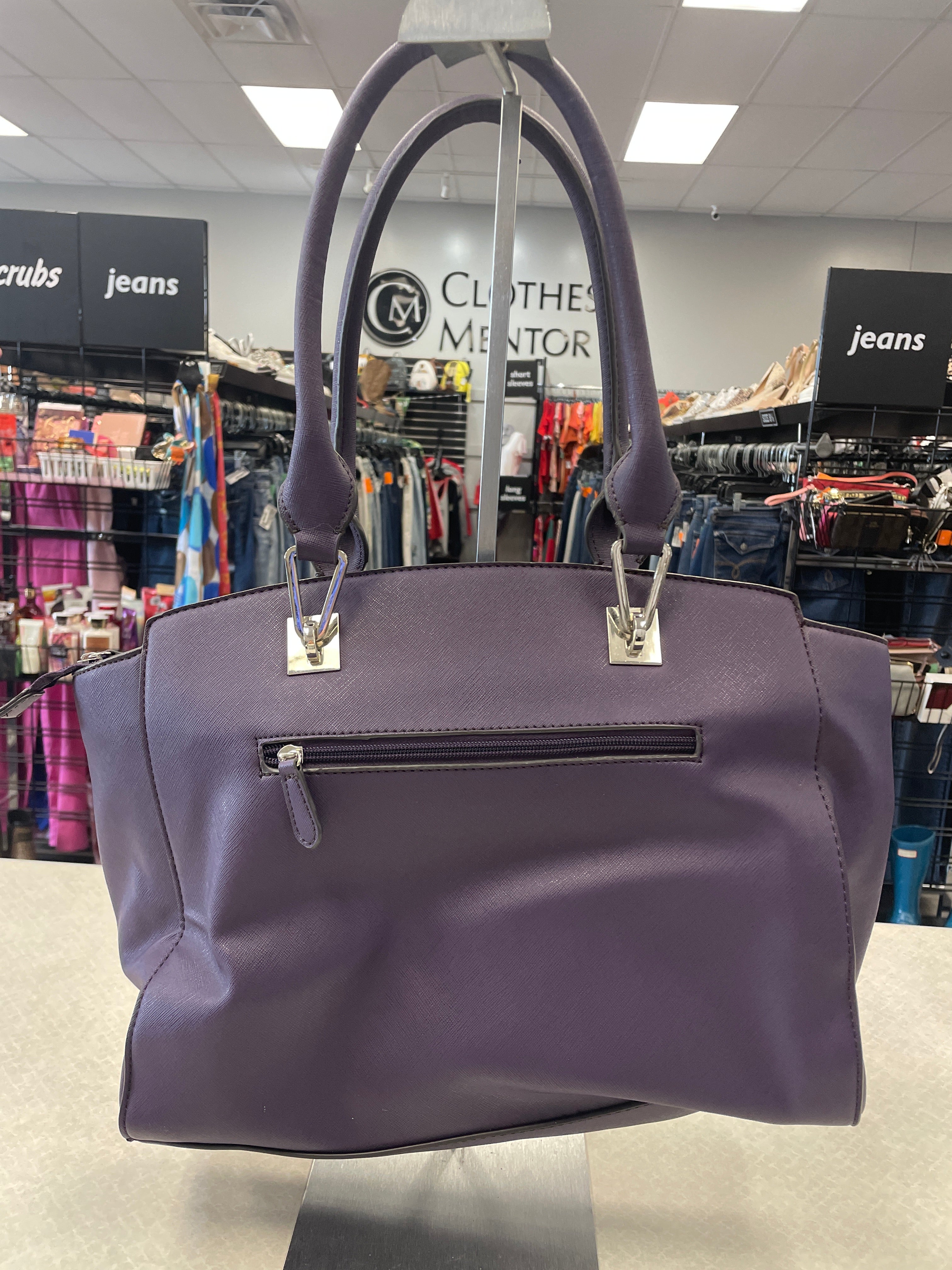 Handbag Leather Liz Claiborne. Size Medium