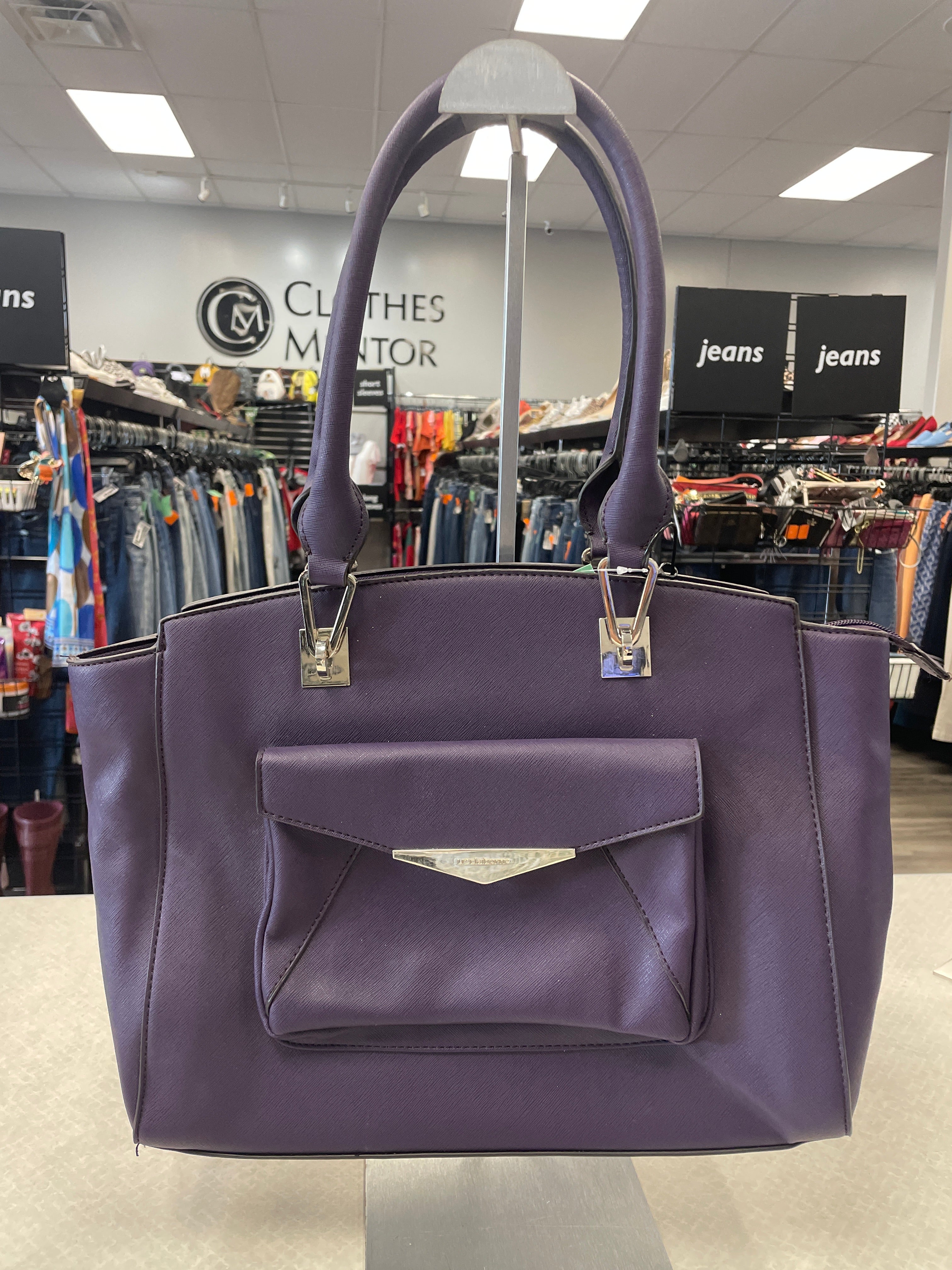 Handbag Leather Liz Claiborne. Size Medium
