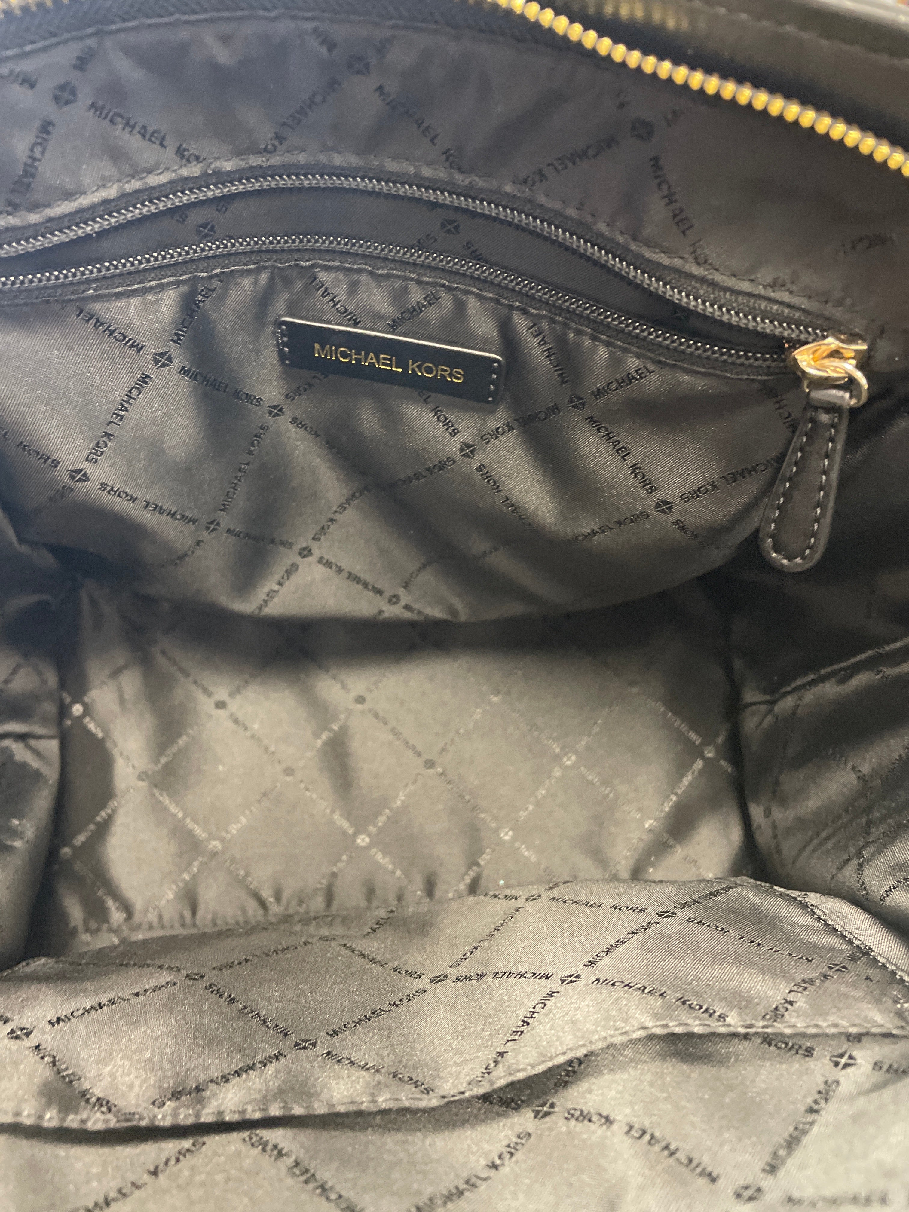 Handbag Designer By Michael Kors. Size: Medium