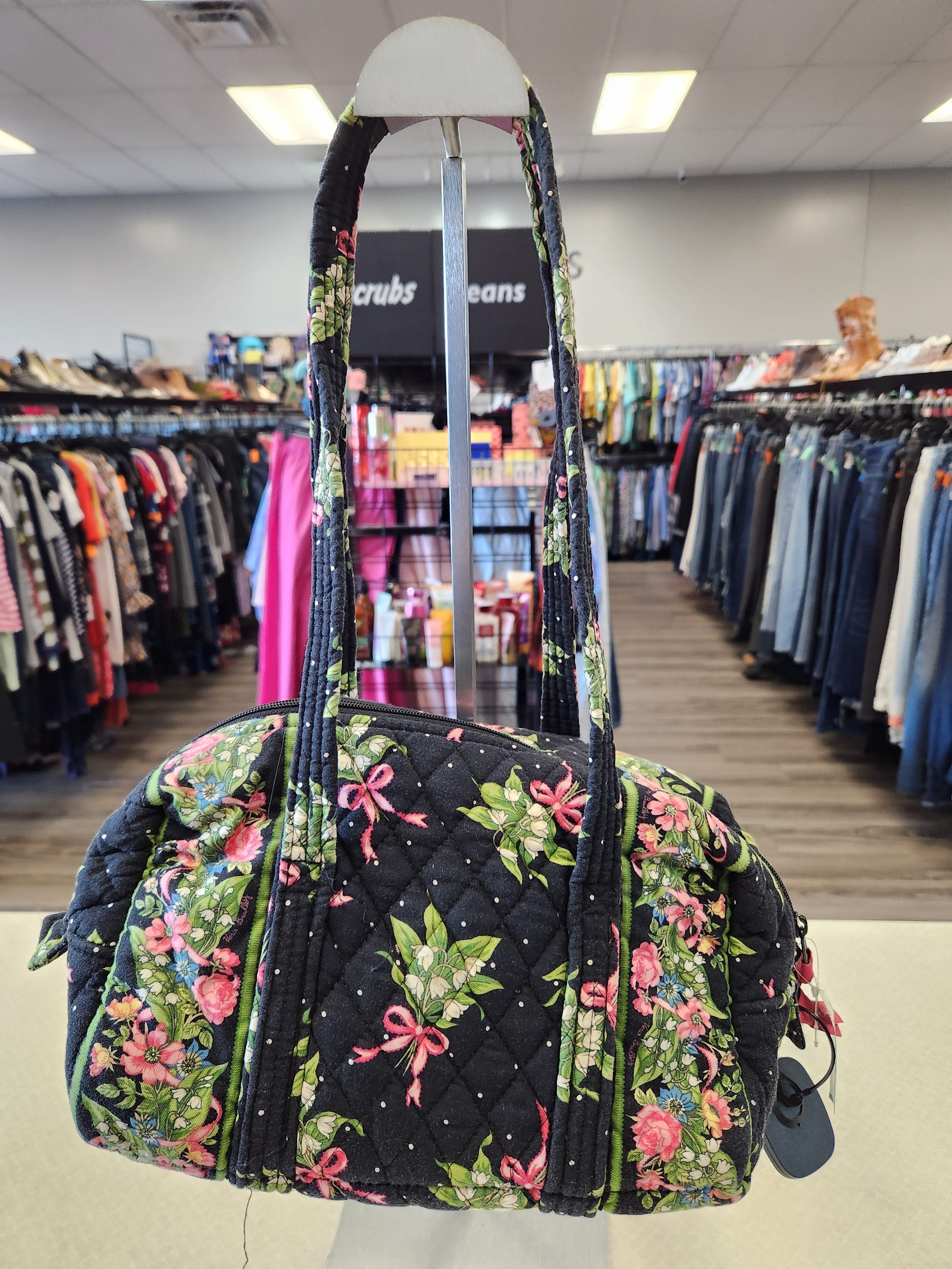 Handbag By Vera Bradley. Size: Medium