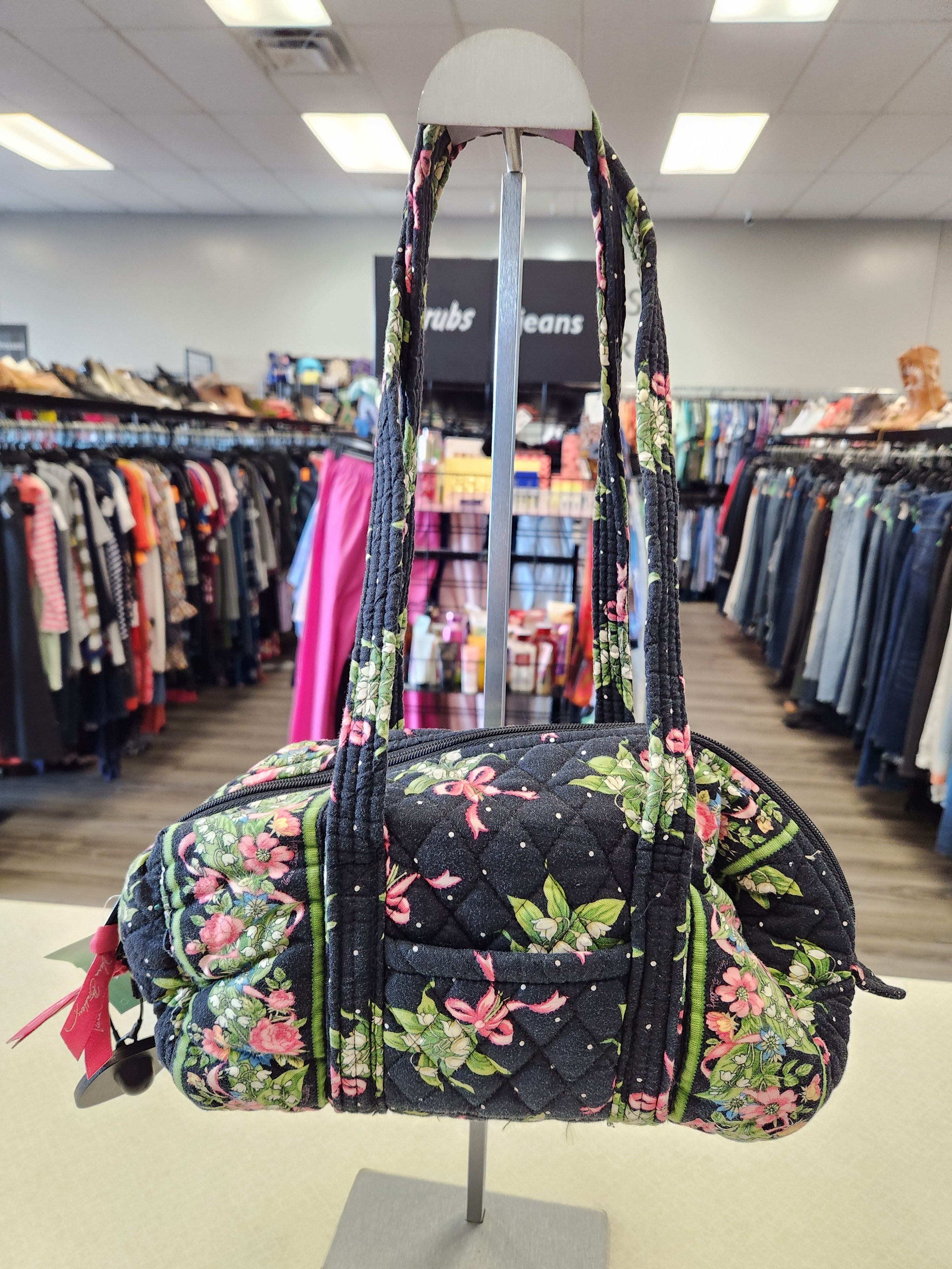 Handbag By Vera Bradley. Size: Medium