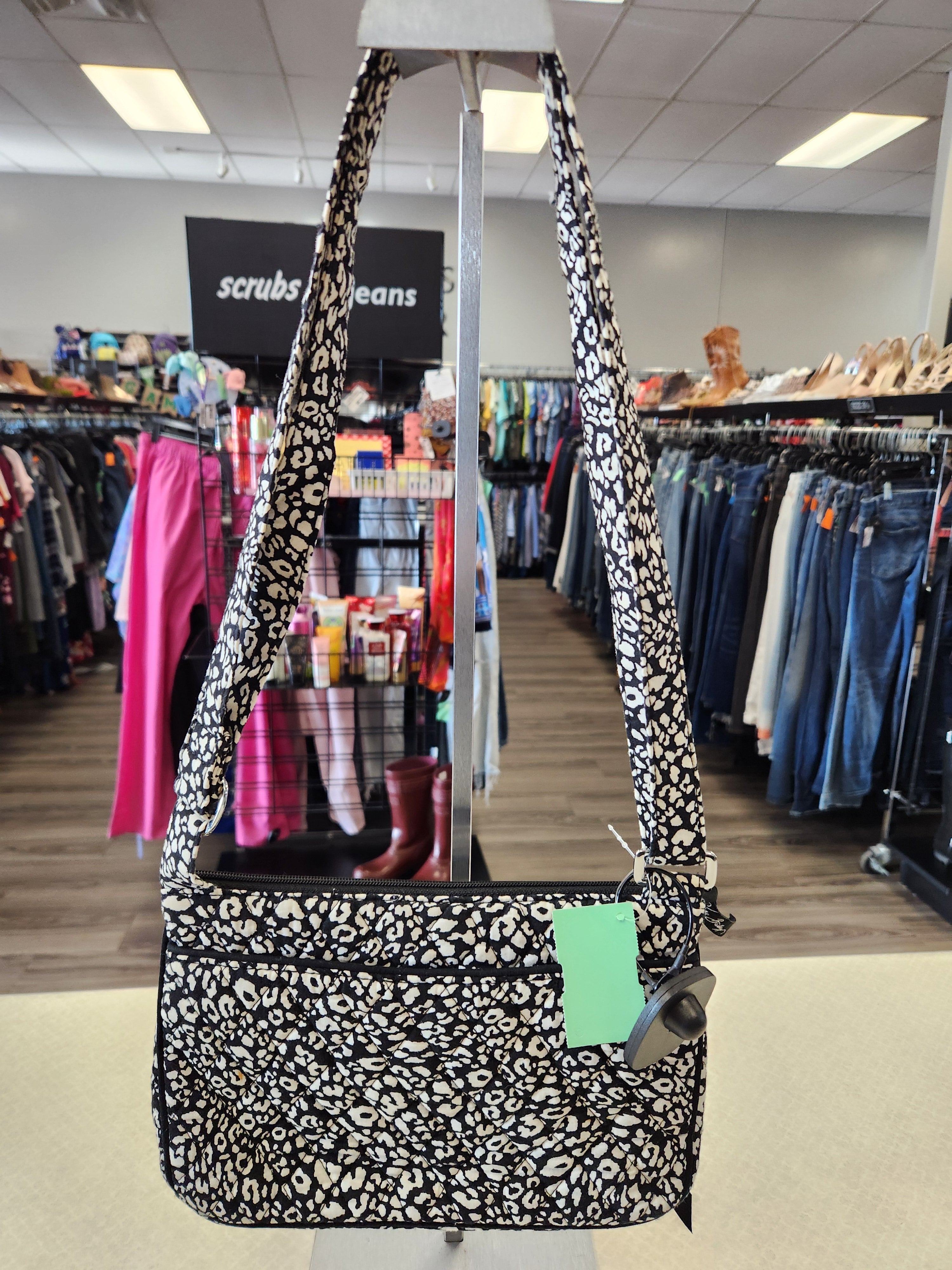 Handbag By Vera Bradley. Size: Medium