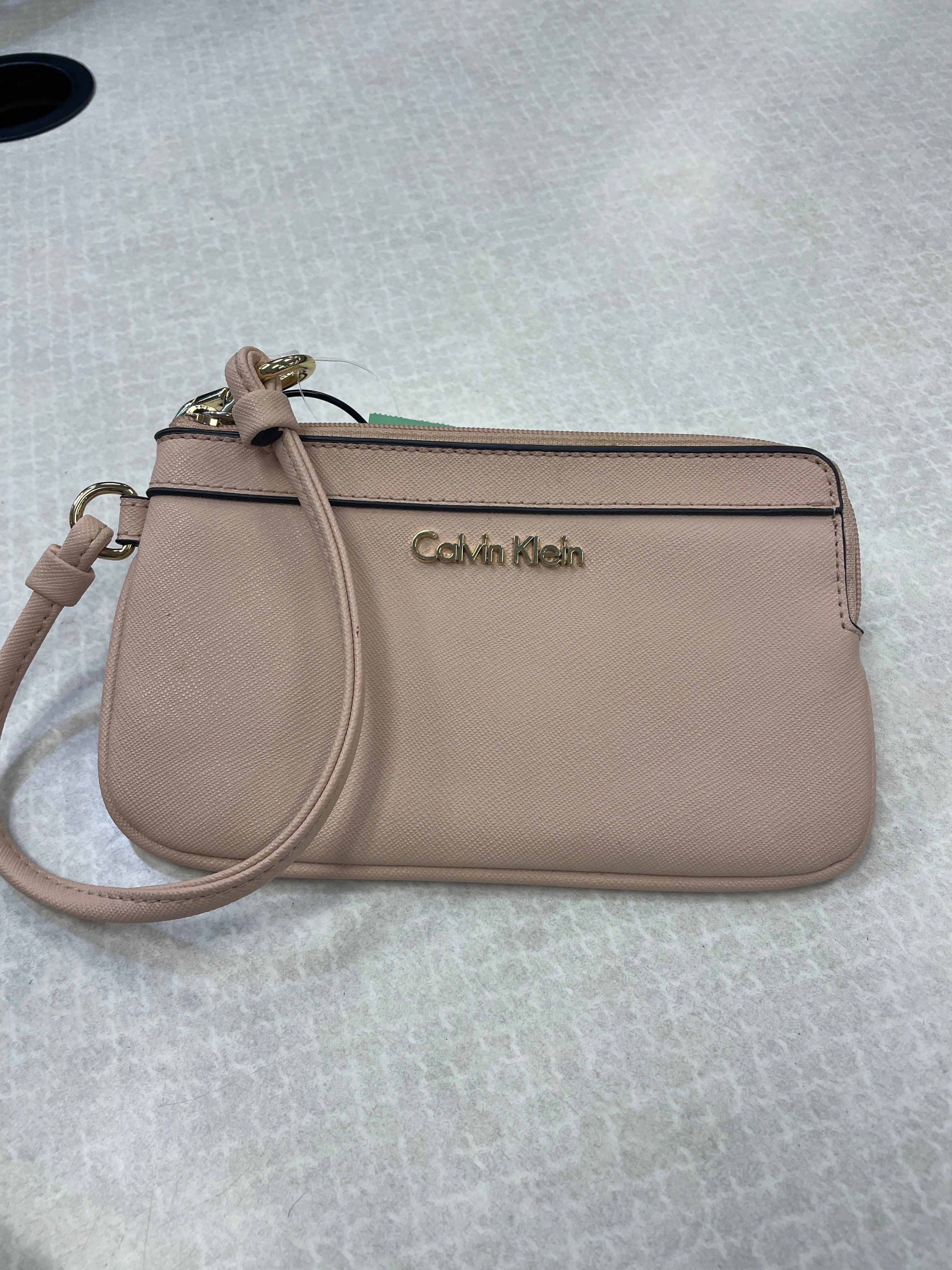 Wristlet By Calvin Klein. Size: Small