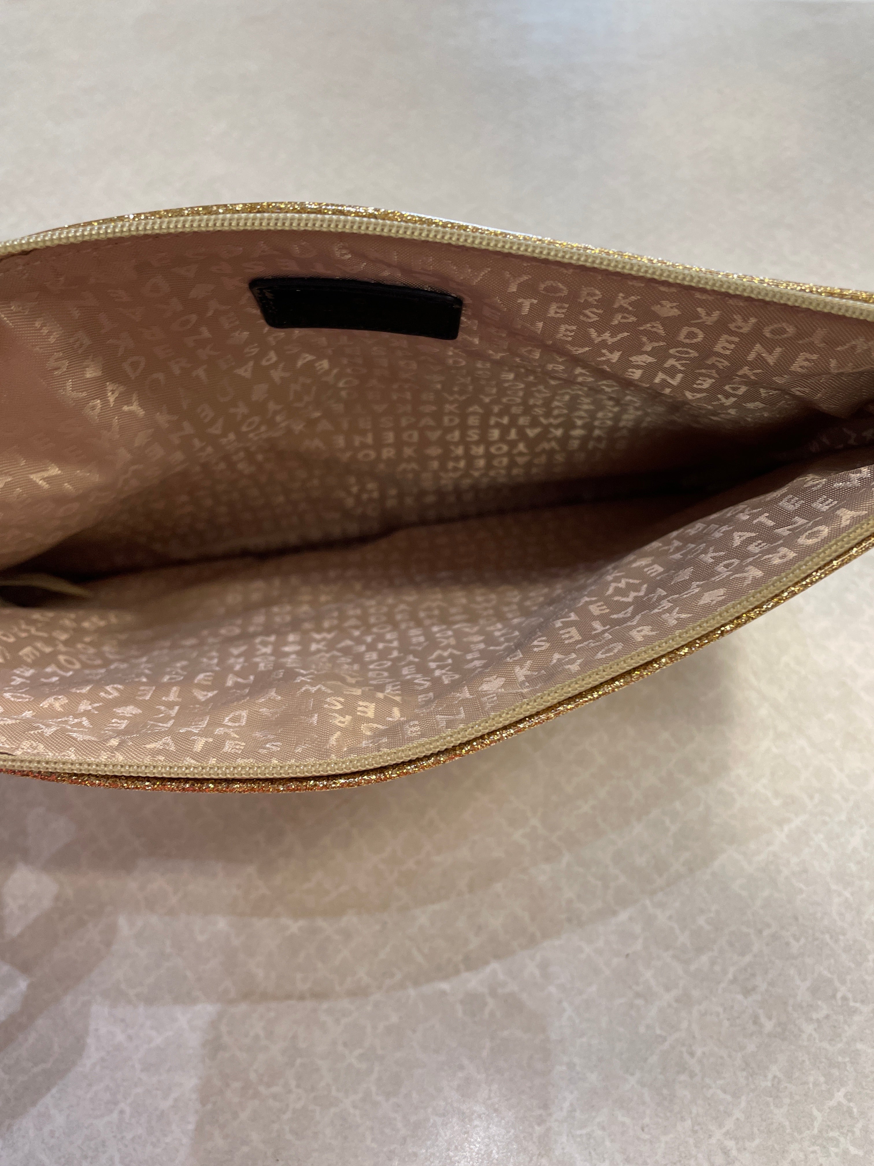 Clutch Designer By Kate Spade. Size: Large