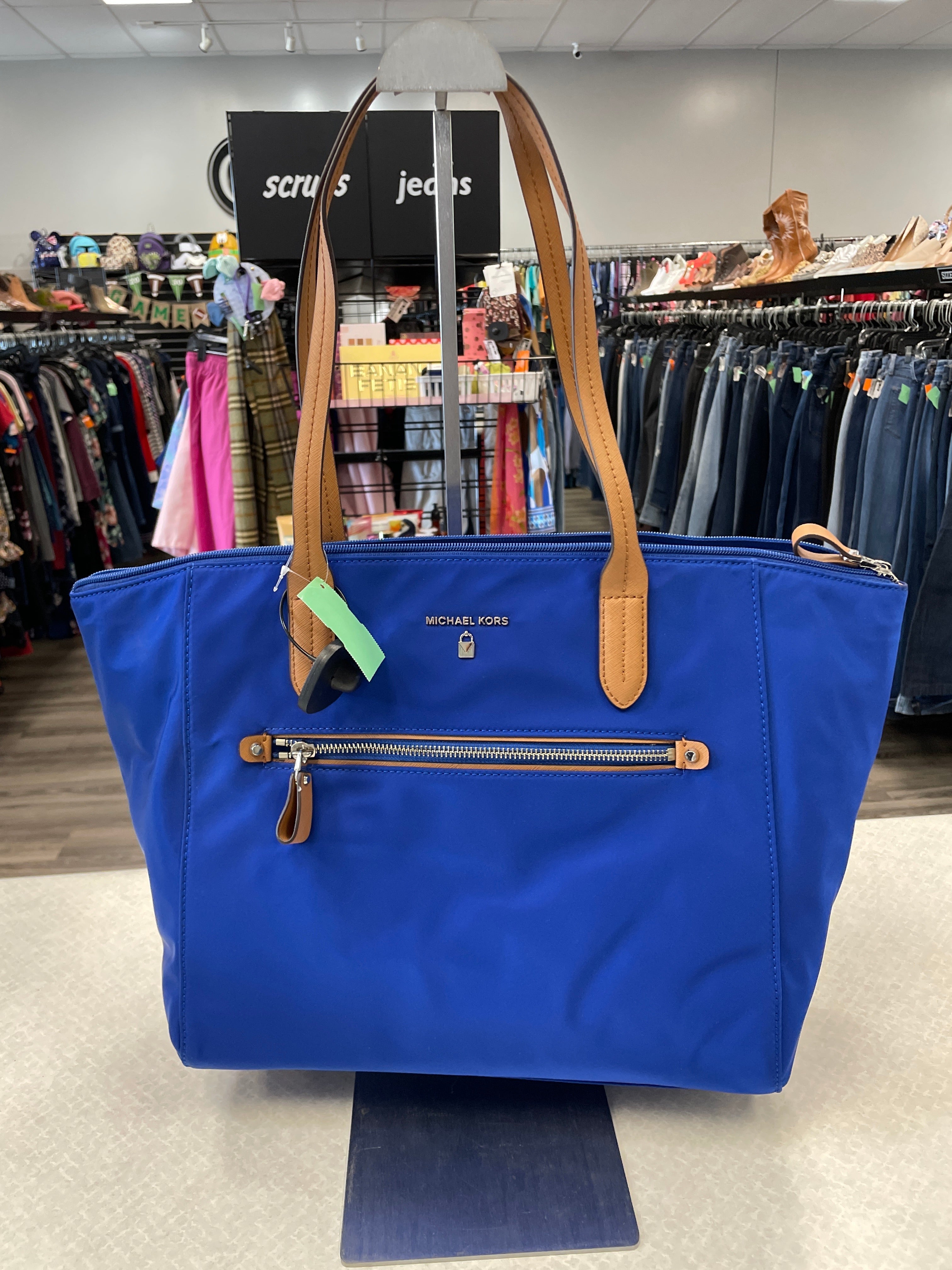 Handbag Designer By Michael Kors. Size: Large