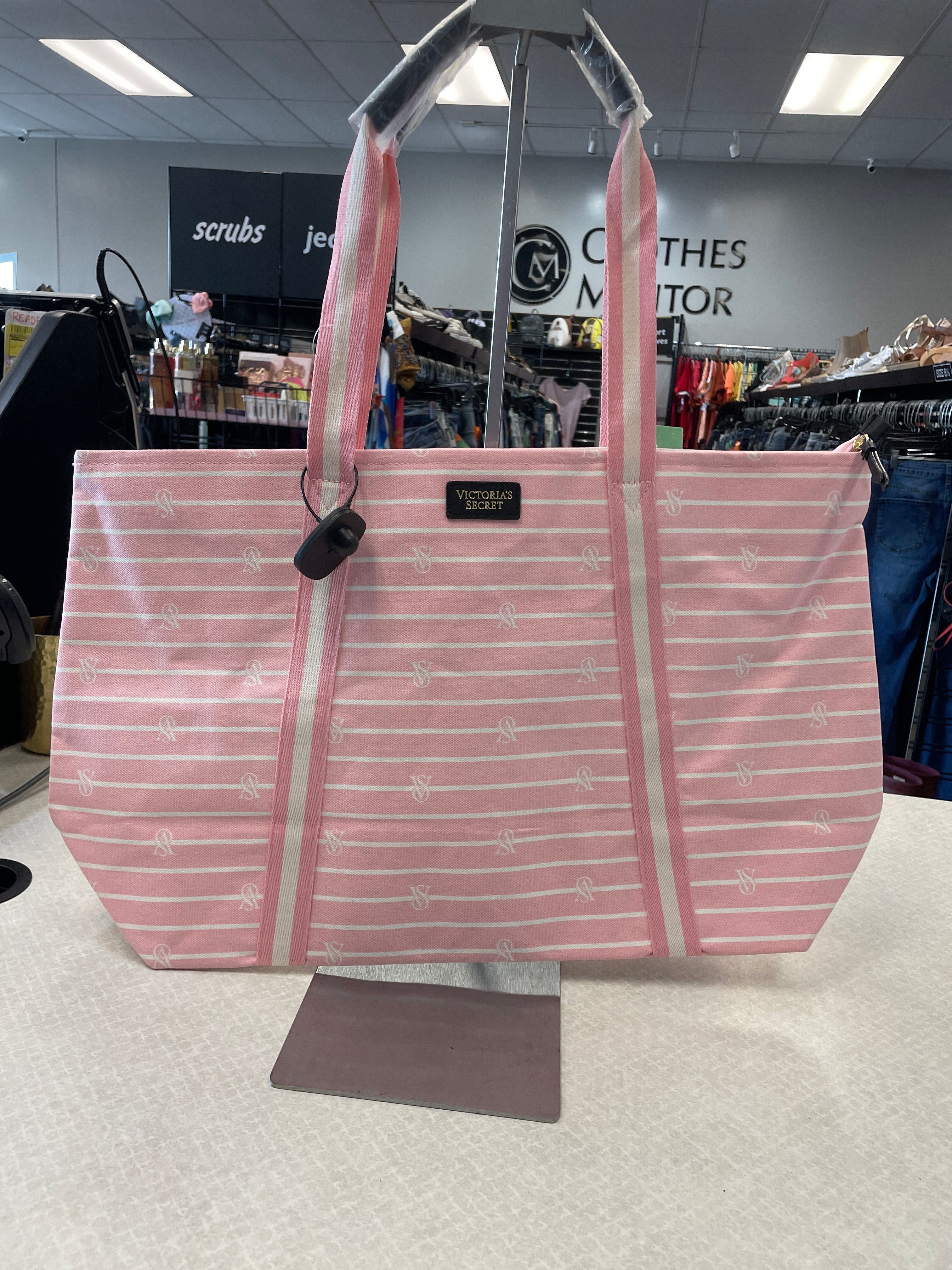 Tote Victorias Secret. Size Large