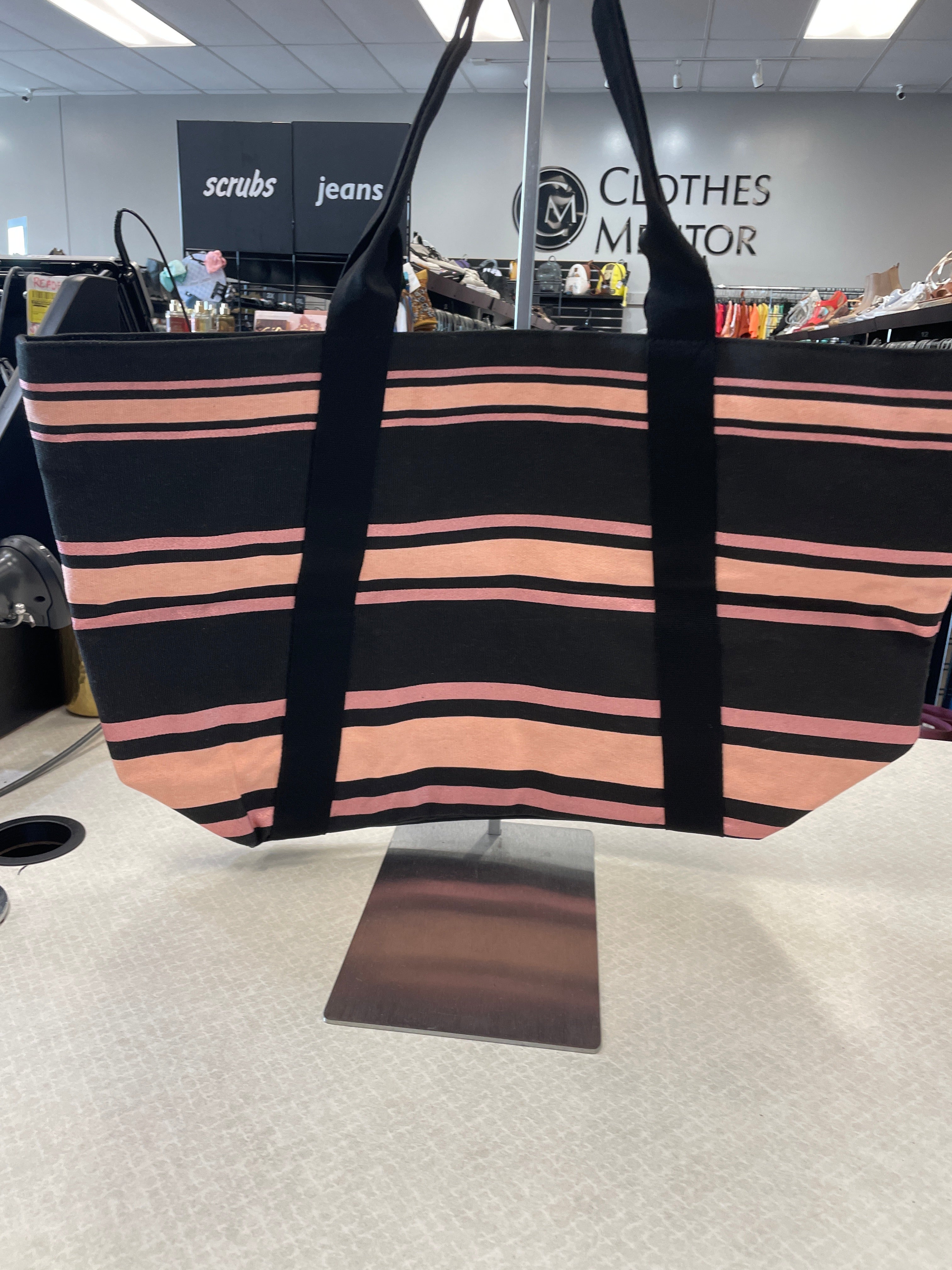 Tote Victorias Secret. Size Large