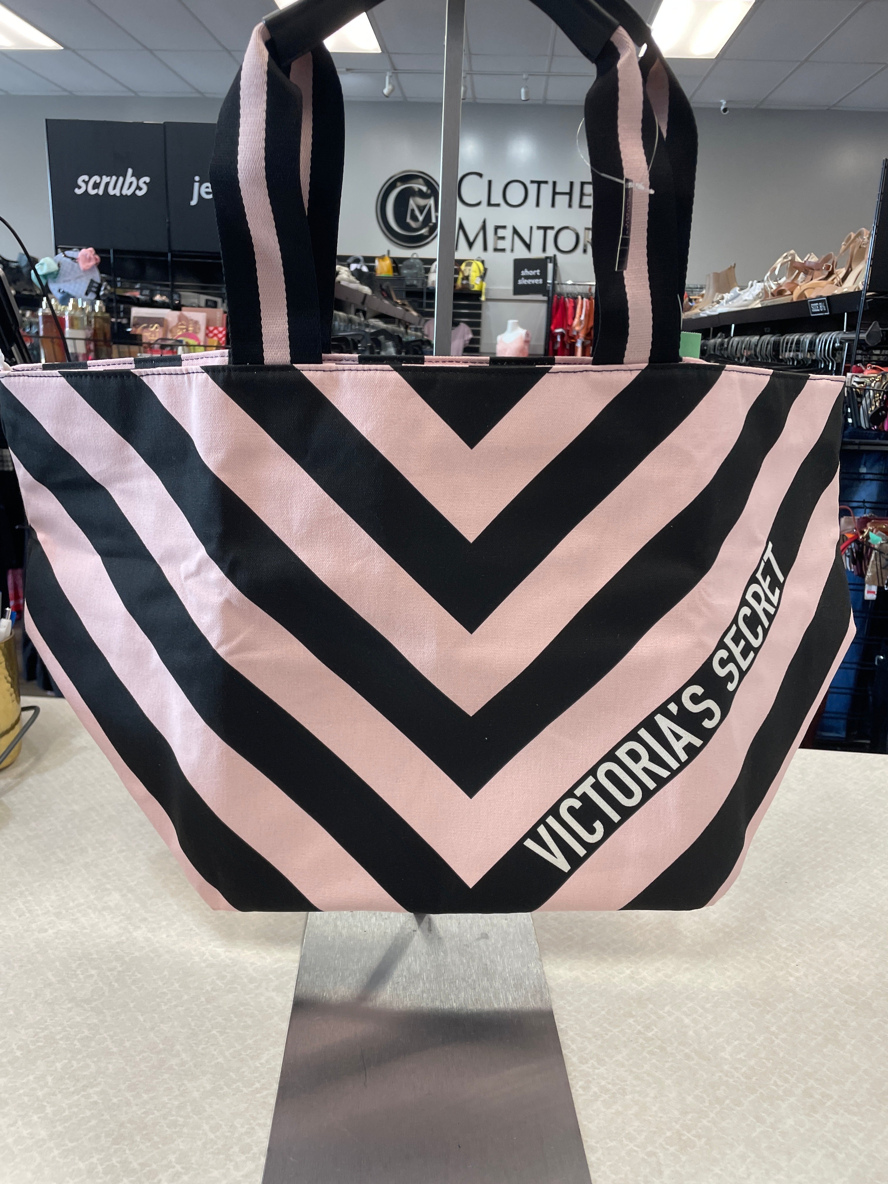 Tote Victorias Secret. Size Large
