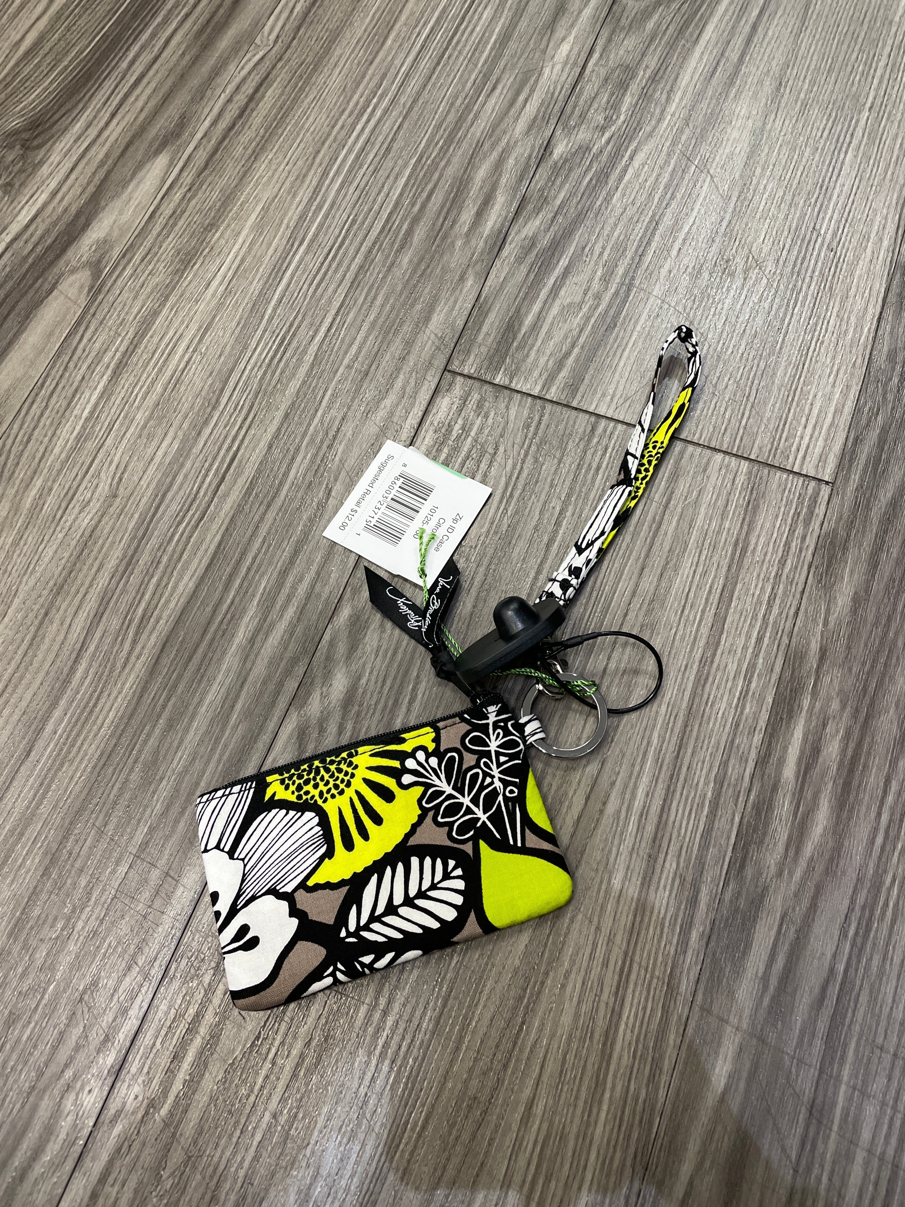 Wallet By Vera Bradley. Size: Medium