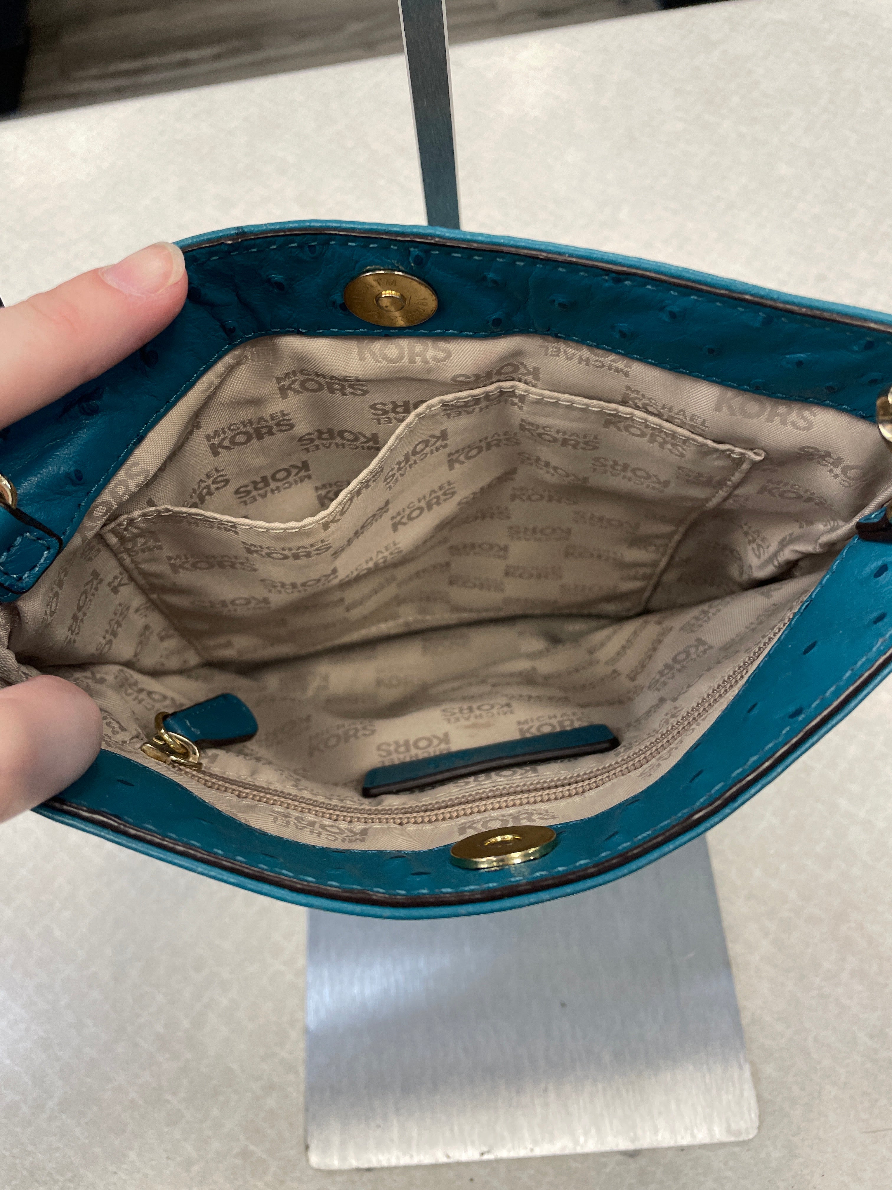 Crossbody Designer Michael Kors. Size Medium