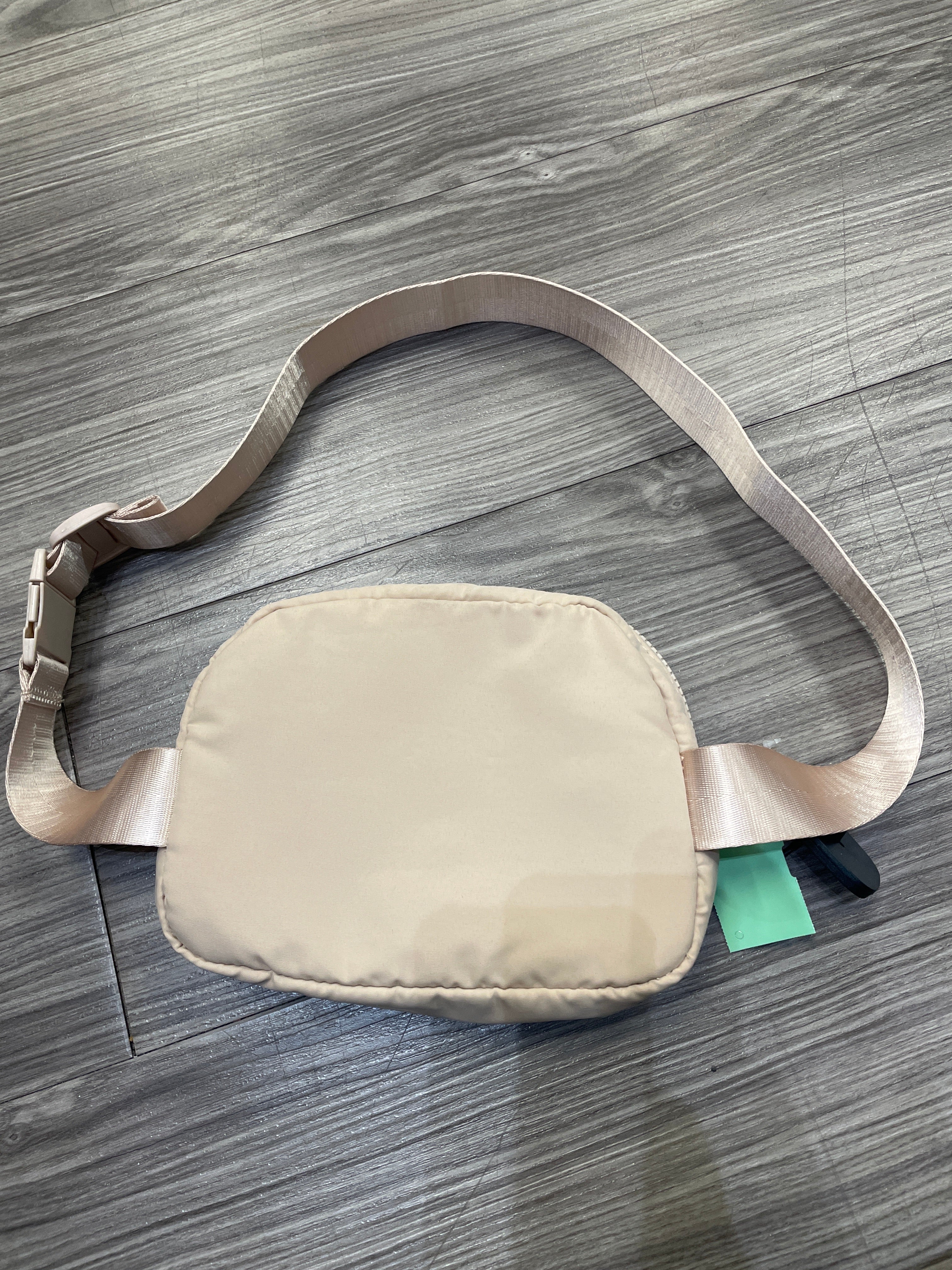 Belt Bag By Apana. Size: Medium