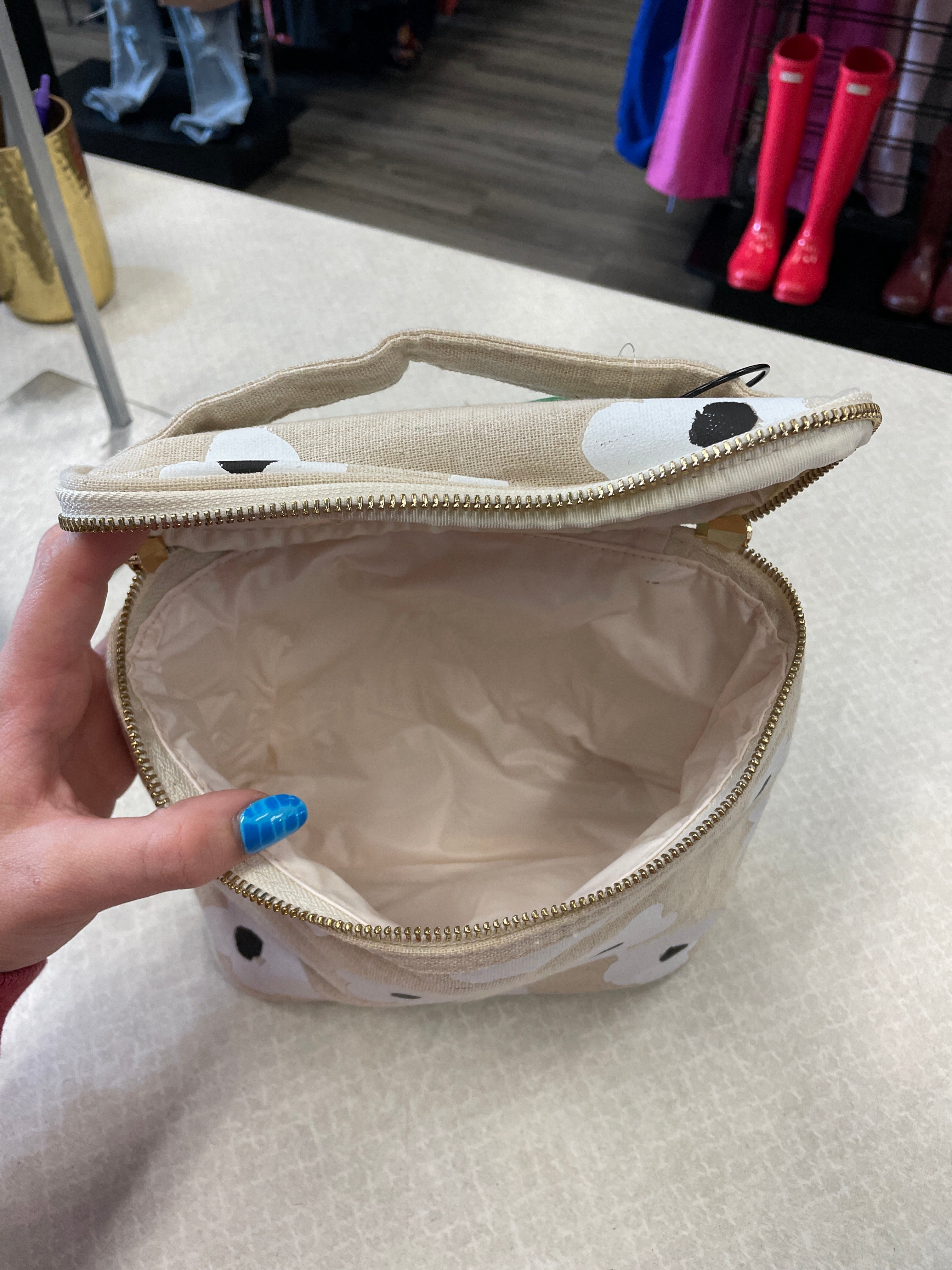 Makeup Bag Designer By Kate Spade. Size: Large