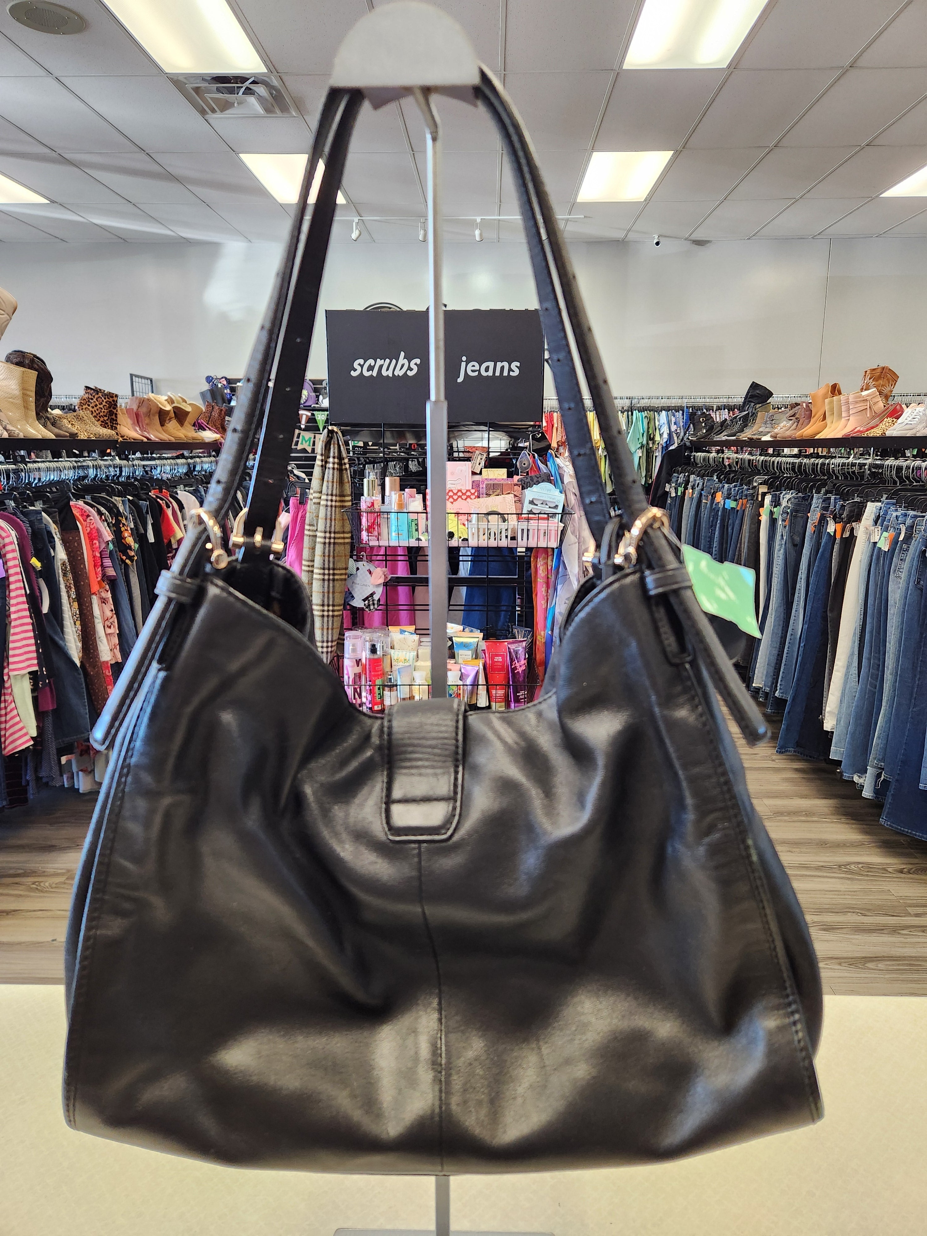 Handbag Designer By Coach. Size: Large