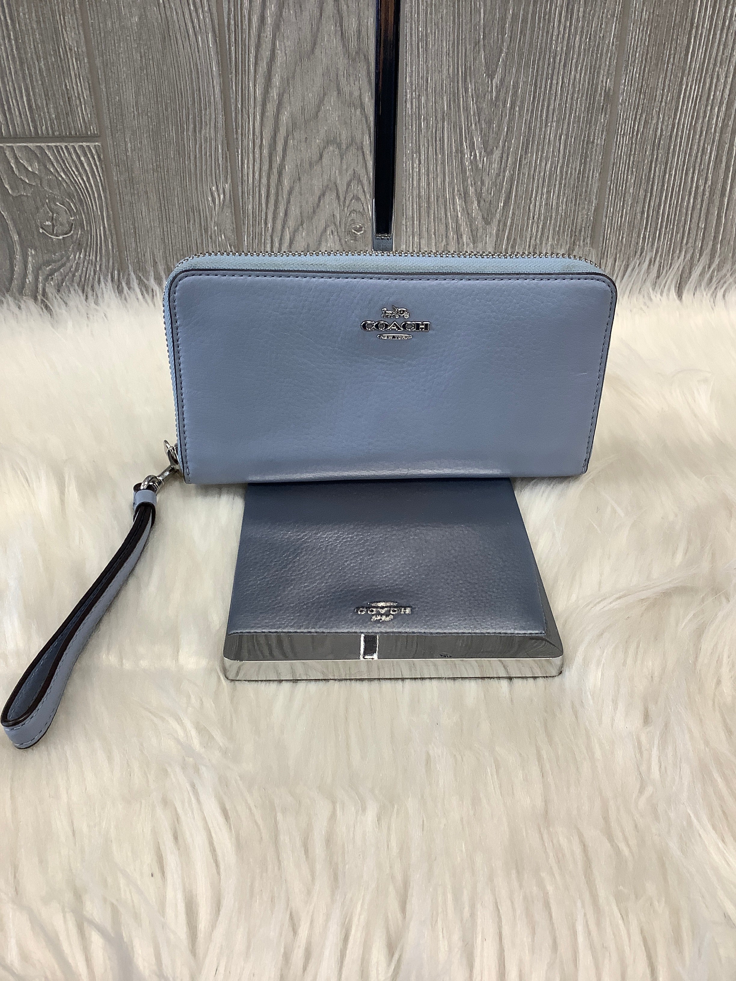 Wristlet Designer By Coach. Size: Medium