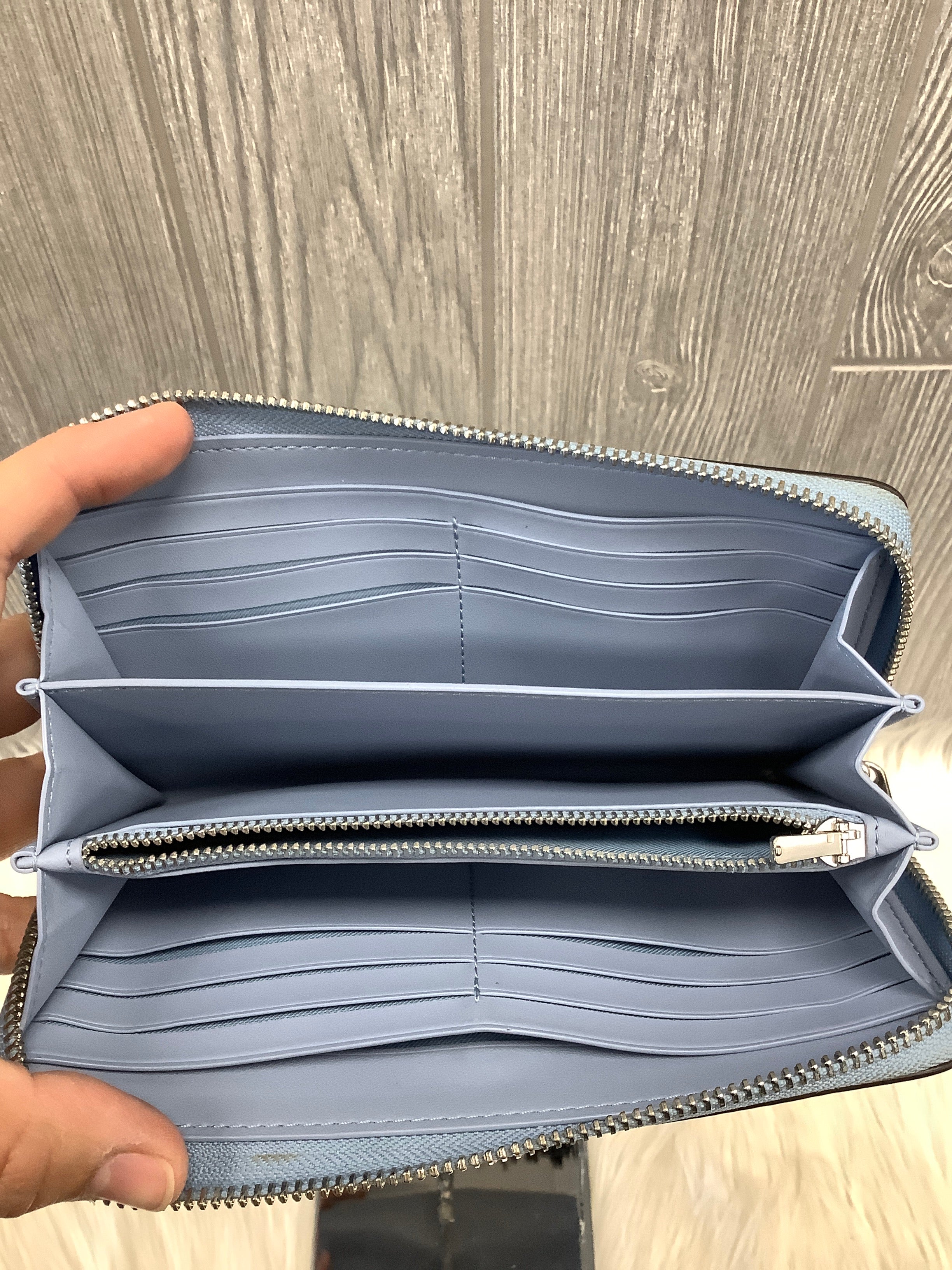 Wristlet Designer By Coach. Size: Medium