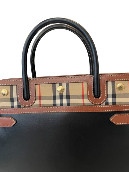 Handbag Luxury Designer By Burberry. Size: Medium