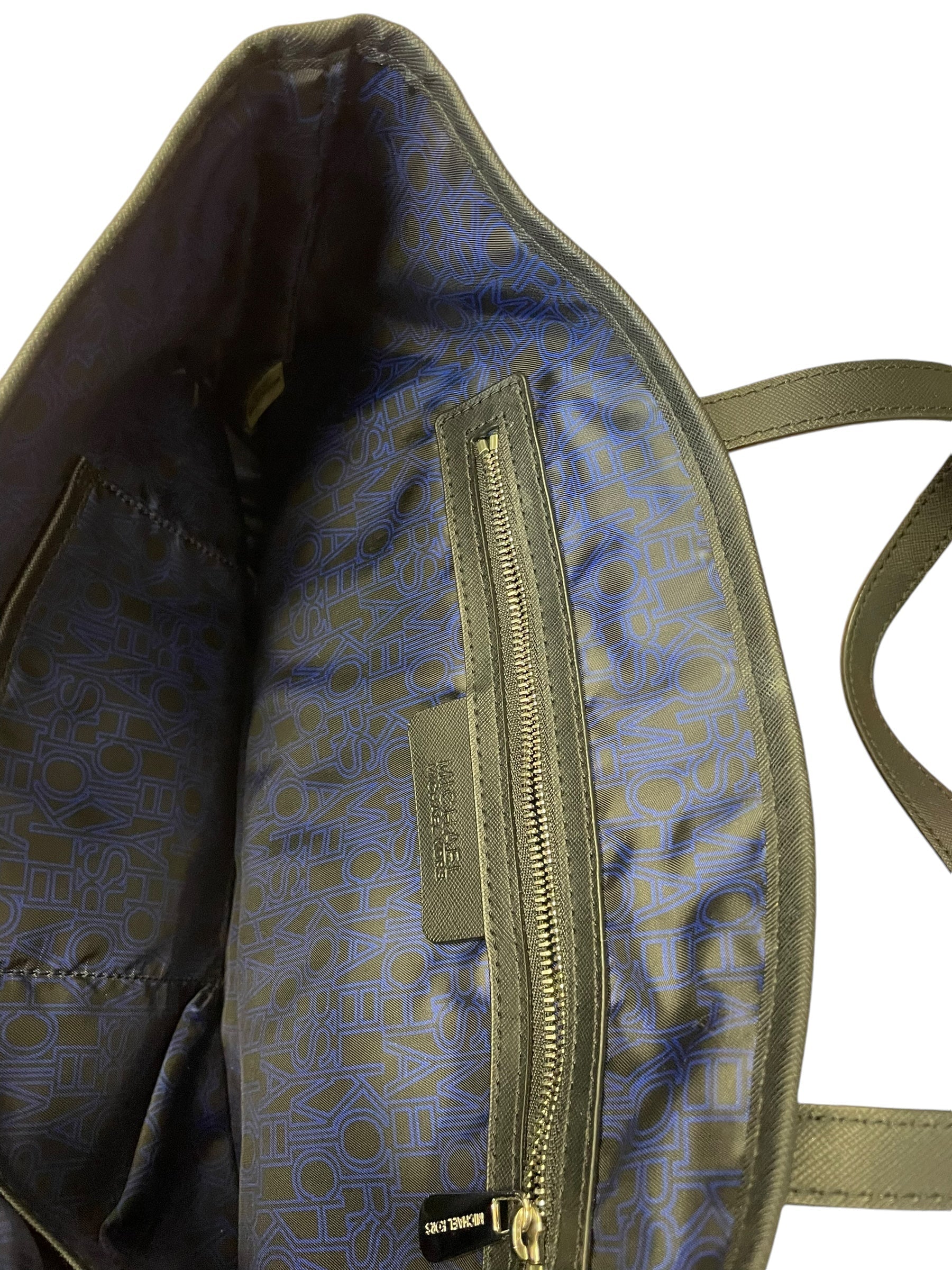 Handbag Designer By Michael Kors. Size: Medium