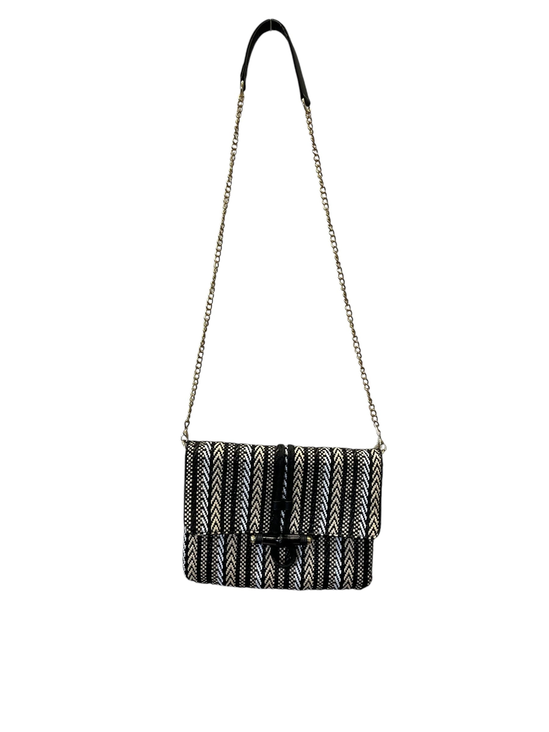 Crossbody By Clothes Mentor. Size: Small