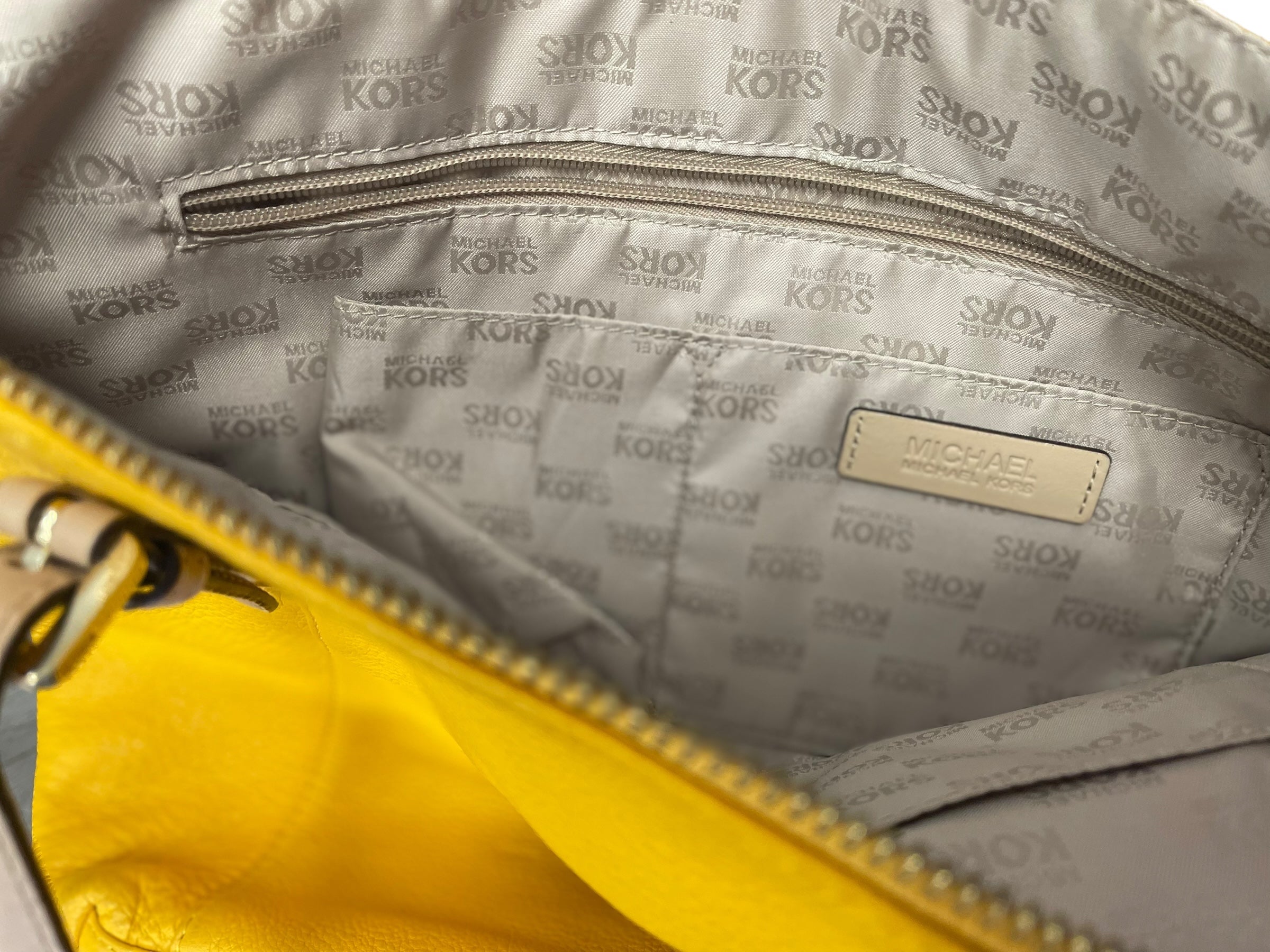 Handbag Designer By Michael Kors Collection. Size: Large