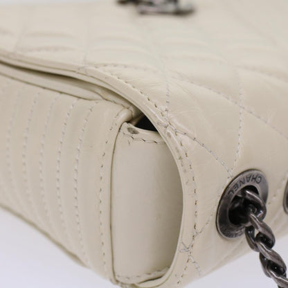 Top Quality Chanel Chevron x Matelasse Chain Shoulder Bag Lamb Skin White CC Auth 48469A