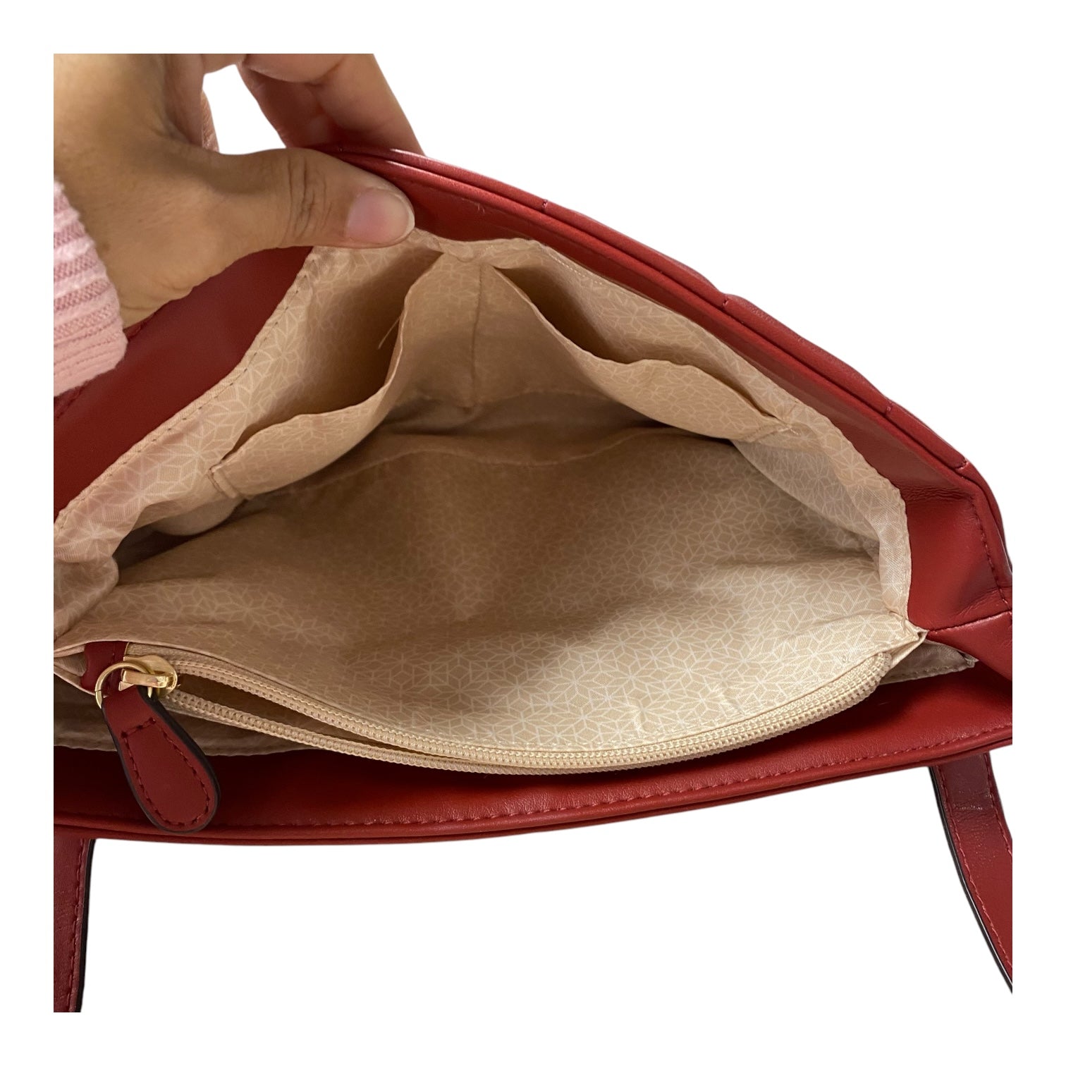 Handbag  In Red. Size:Medium