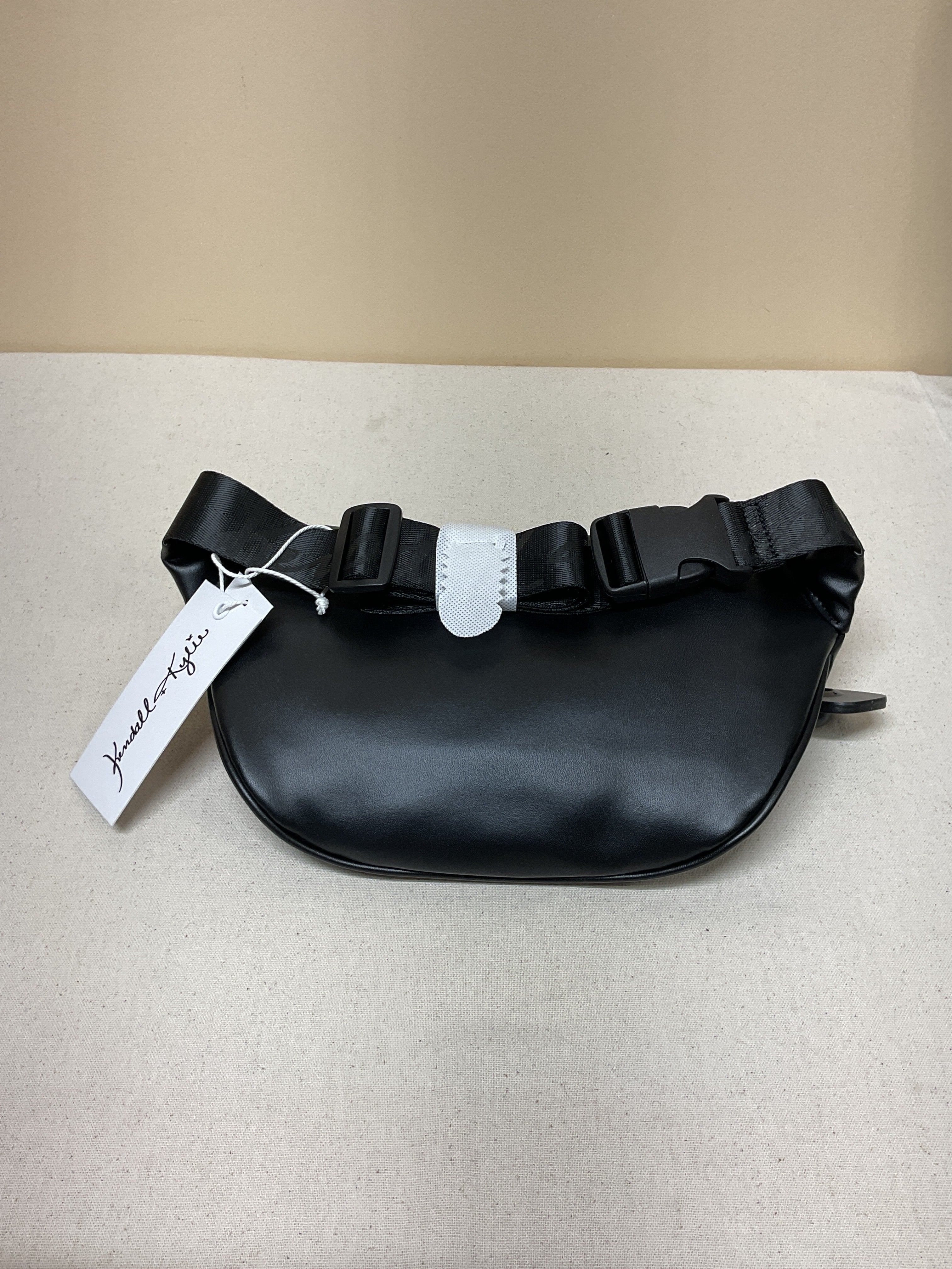 Belt Bag By Clothes Mentor In Black. Size:Large