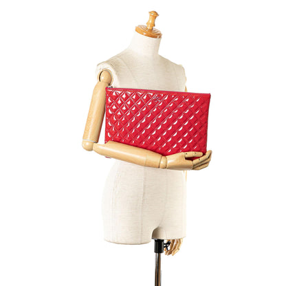 Top Quality Chanel Large Quilted Patent Leather O Case Clutch (SHG-5Pt1t3)