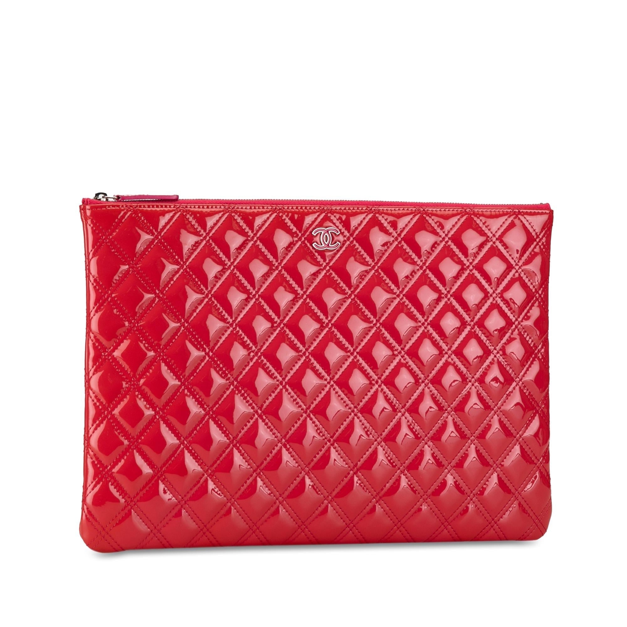 Top Quality Chanel Large Quilted Patent Leather O Case Clutch (SHG-5Pt1t3)