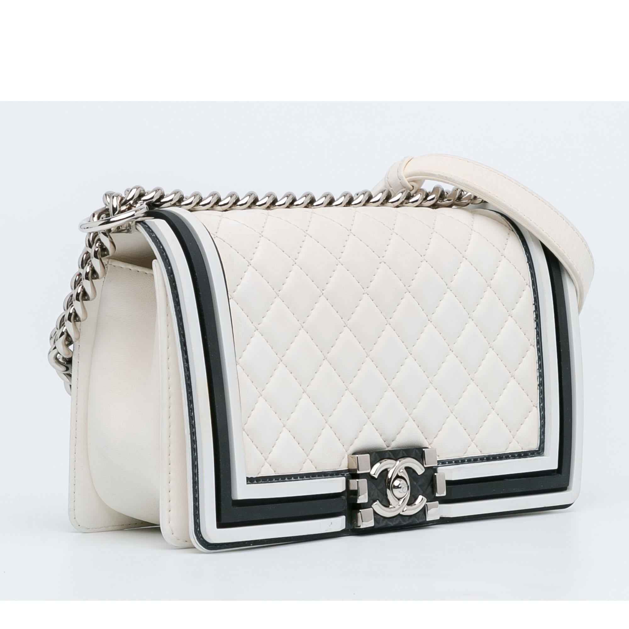 Top Quality Chanel Medium Bicolor Lambskin and Rubber Boy Flap (SHG-hH7LGi)
