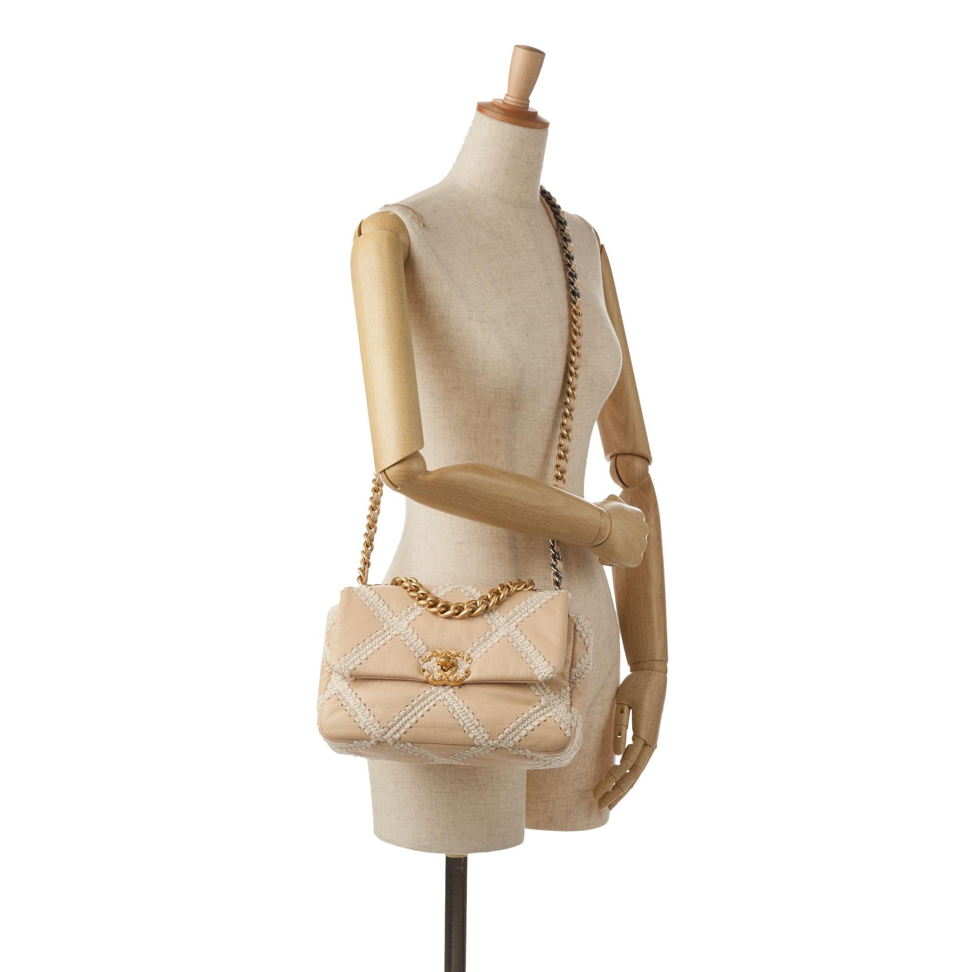 Top Quality Chanel Medium Crochet and Calfskin 19 Flap Bag (SHG-5tvBOl)