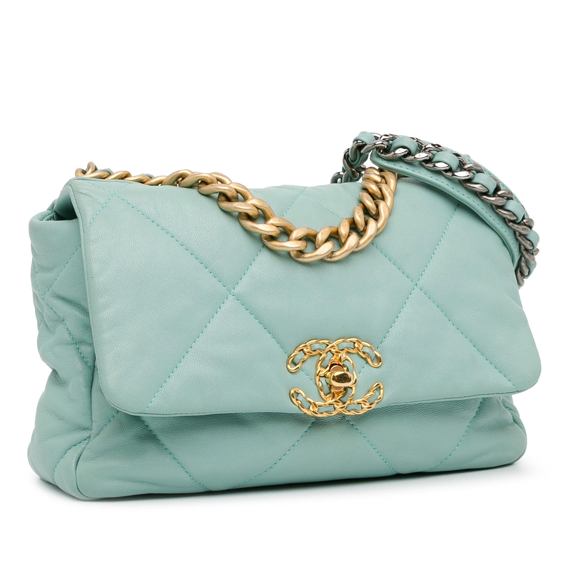 Top Quality Chanel Medium Lambskin 19 Flap (SHG-XdXJ6B)