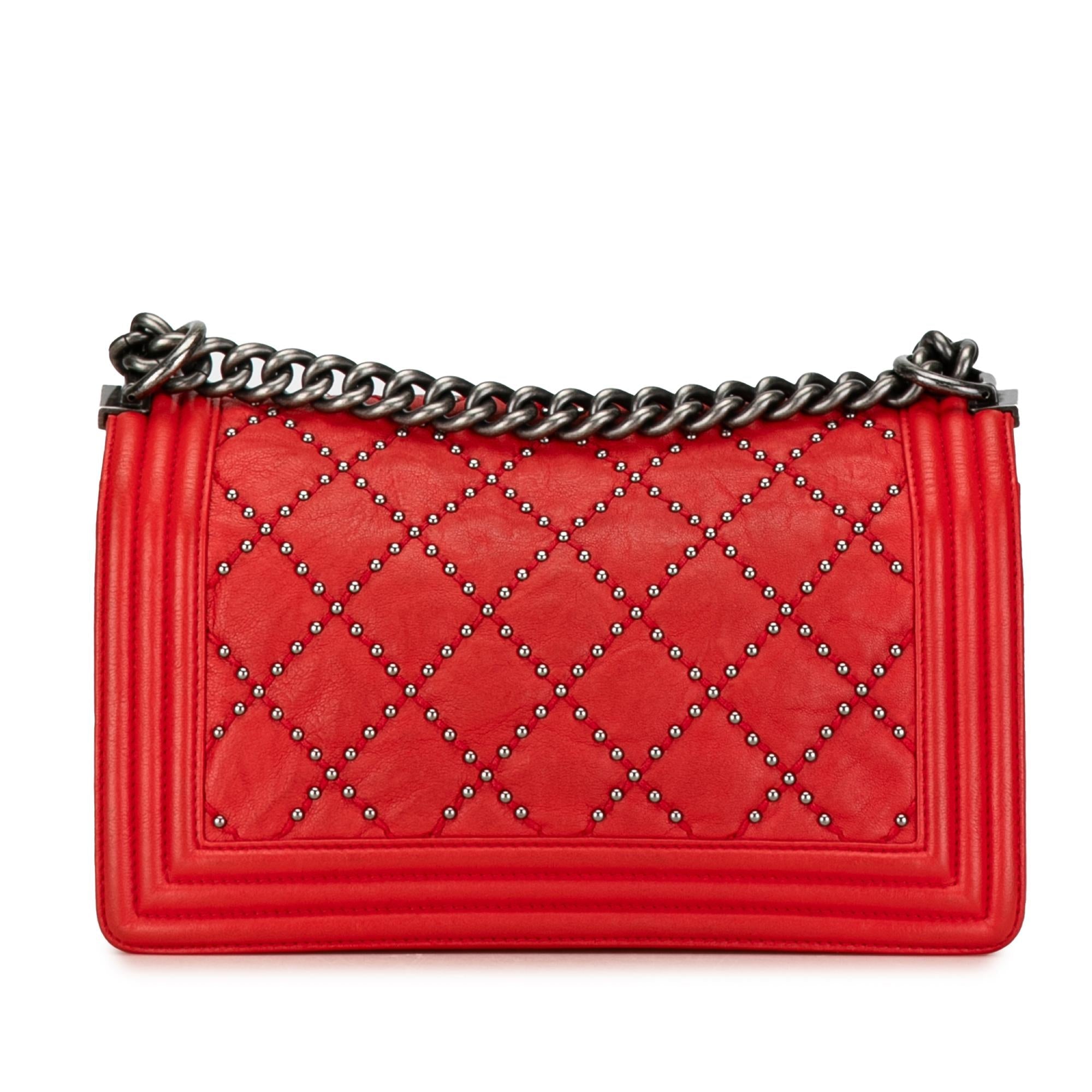 Top Quality Chanel Medium Studded Crumpled Calfskin Boy Flap (SHG-rqfnOd)