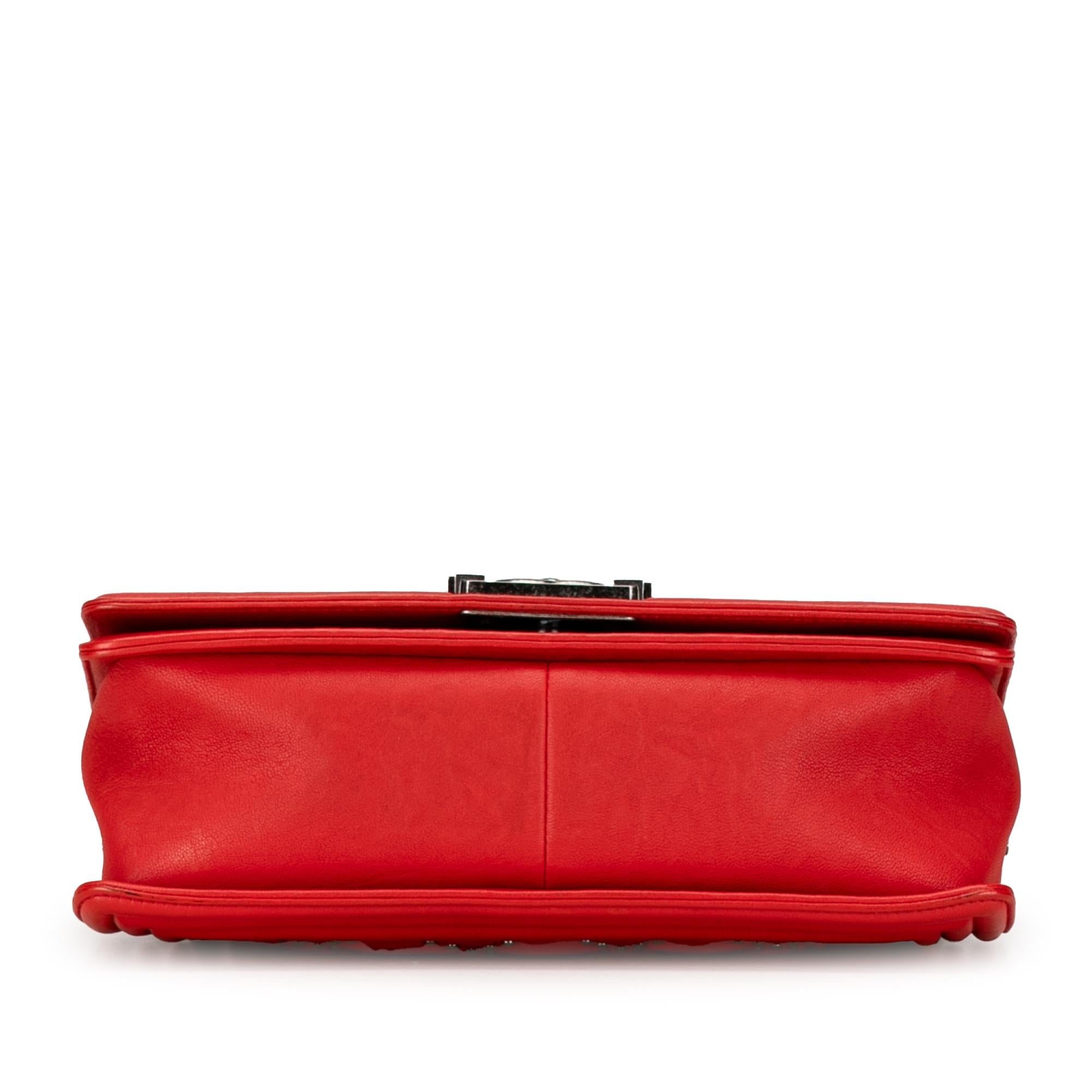 Top Quality Chanel Medium Studded Crumpled Calfskin Boy Flap (SHG-rqfnOd)