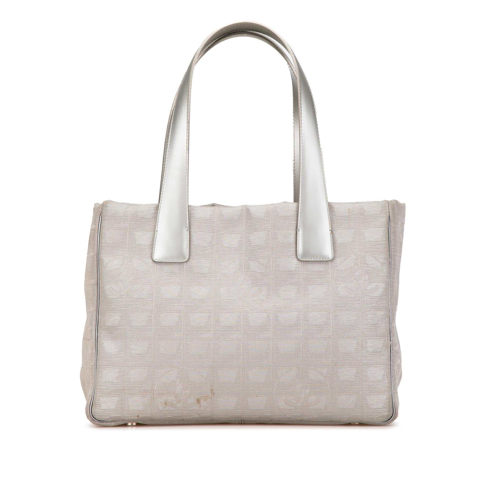 Top Quality Chanel New Travel Line Nylon Tote (SHG-w9v5un)