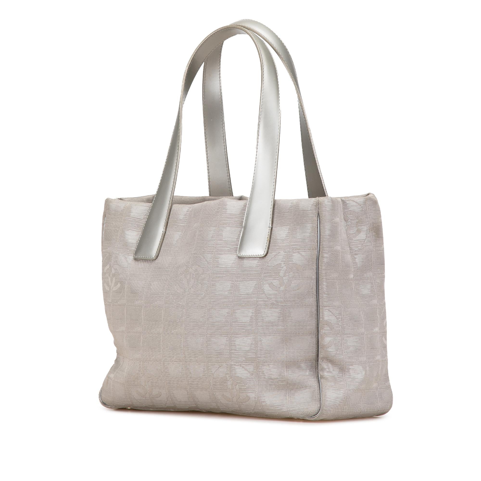 Top Quality Chanel New Travel Line Nylon Tote (SHG-w9v5un)
