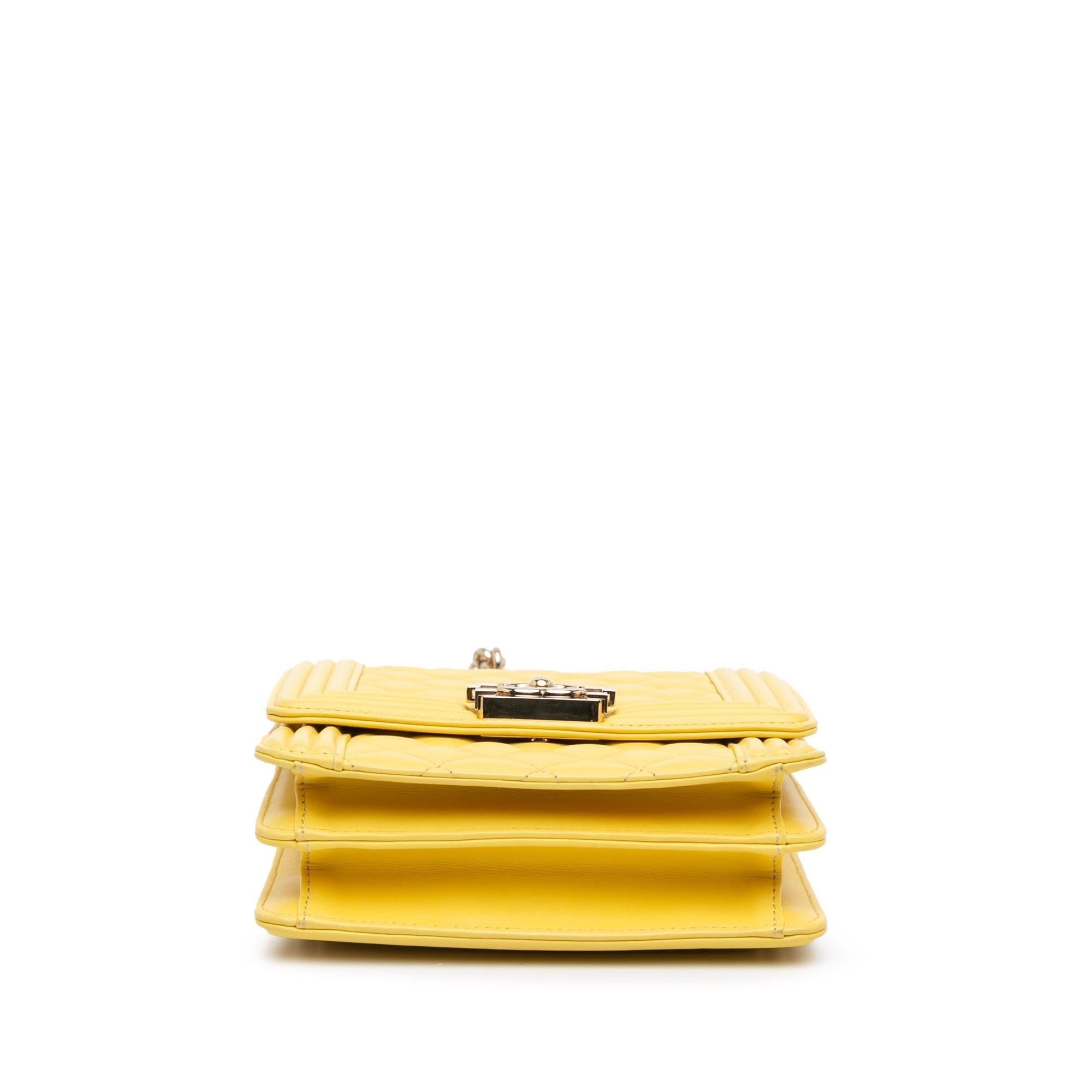 Top Quality Chanel Quilted Lambskin North South Boy Flap (SHG-0ajsvk)