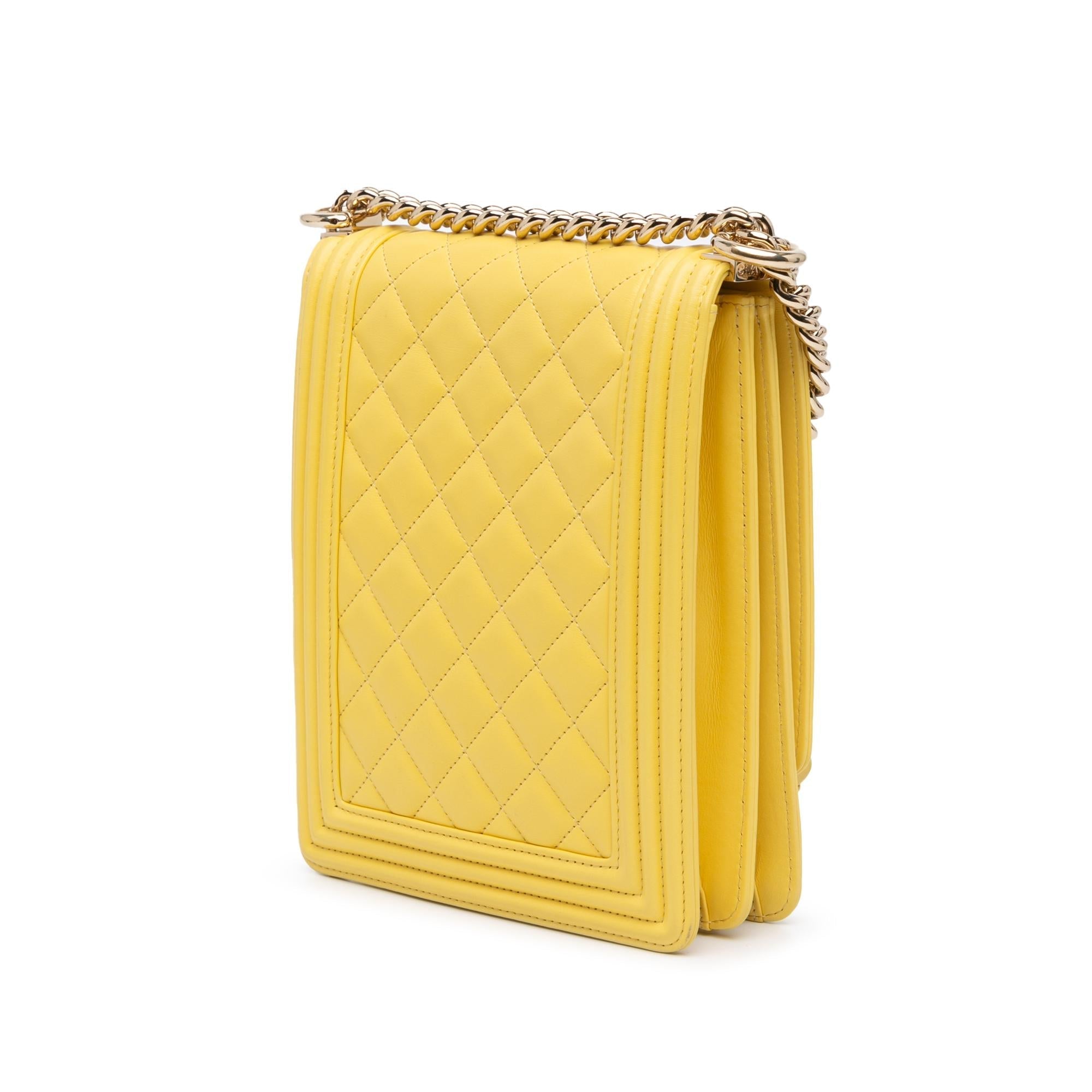 Top Quality Chanel Quilted Lambskin North South Boy Flap (SHG-0ajsvk)