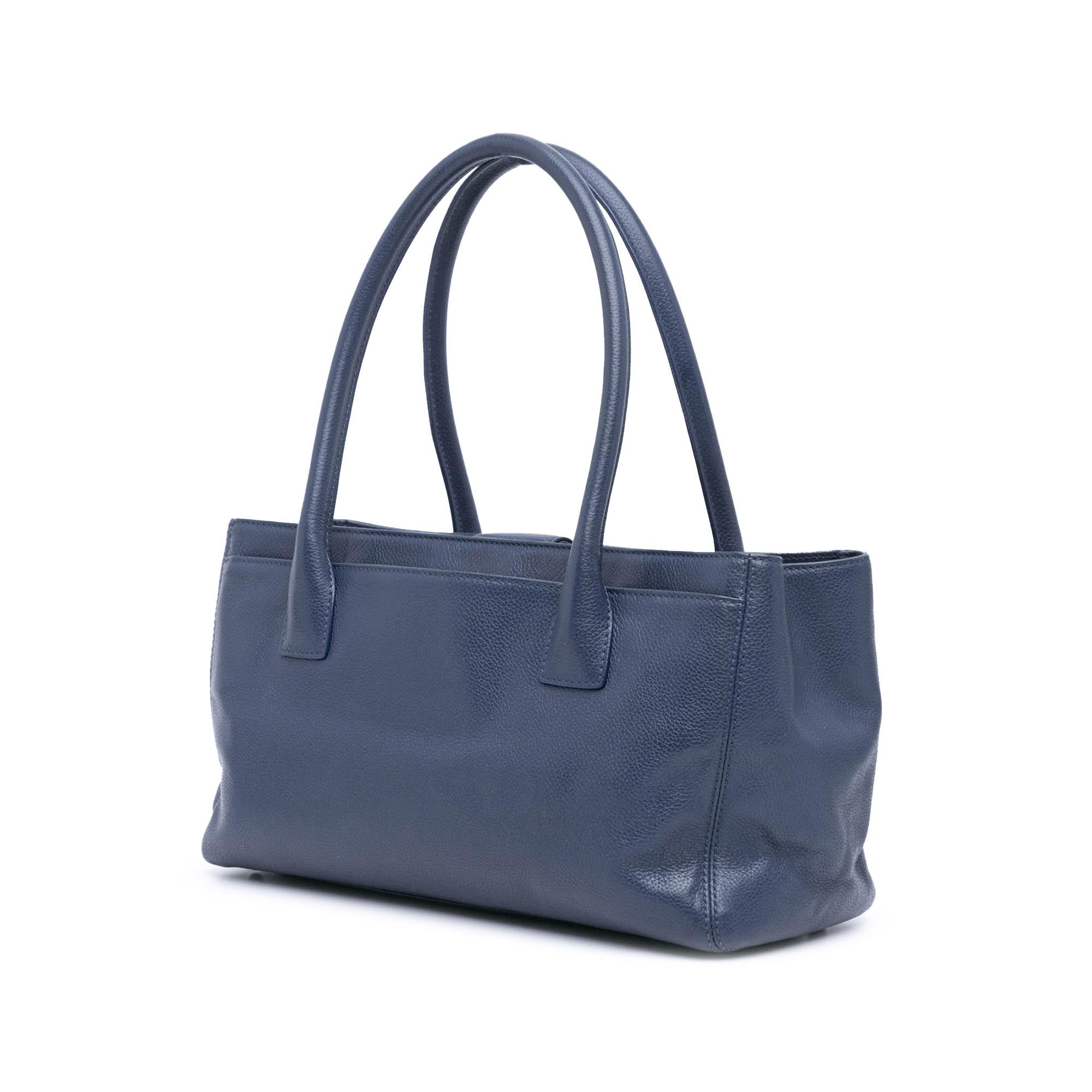 Top Quality Chanel Small Calfskin Executive Cerf Tote (SHG-nw1nbQ)
