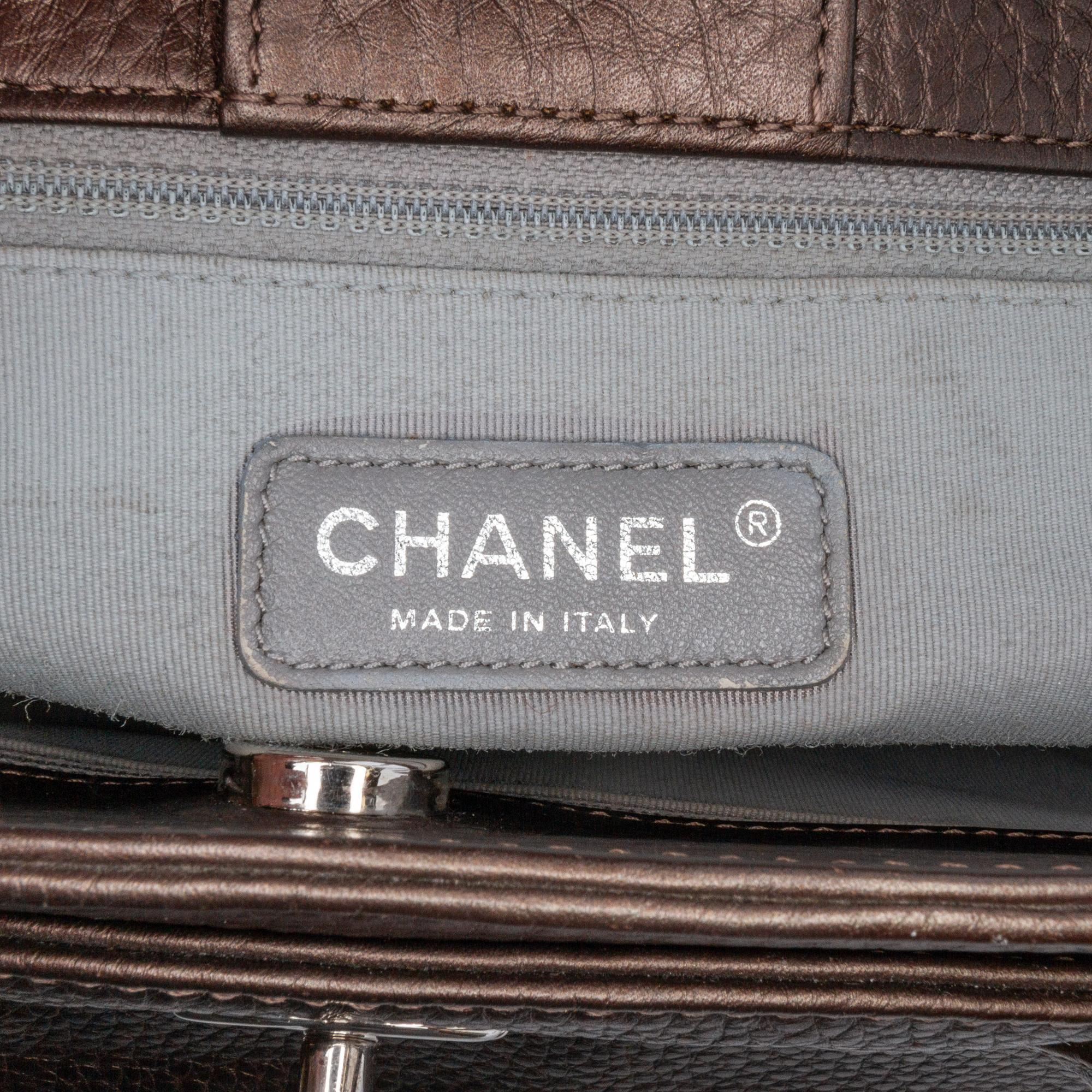 Top Quality Chanel Small Metallic Calfskin Executive Cerf Tote (SHG-DqfQFt)