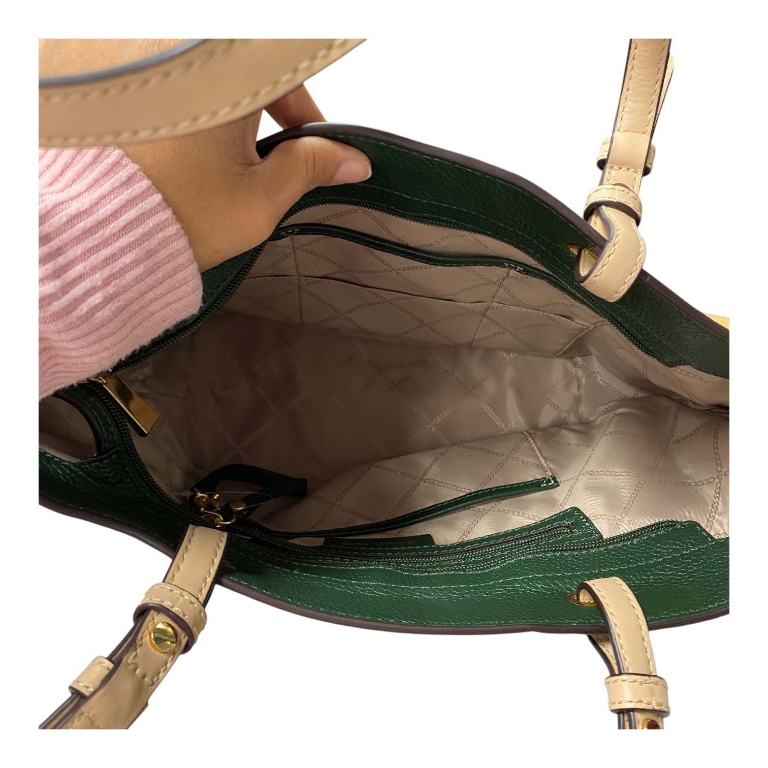 HANDBAG DESIGNER by MICHAEL KORS In GREEN. Size: MEDIUM