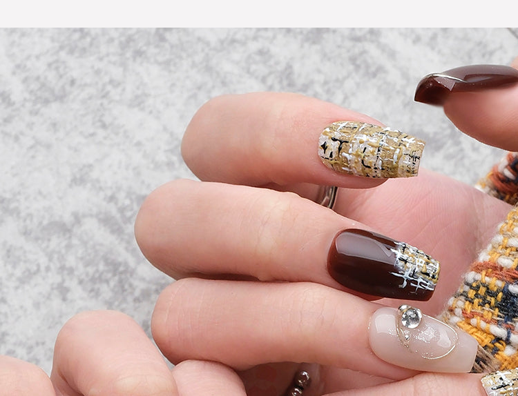 Nail Art，Nail Designs，Manicure Ideas，Nail Art Trends，Almond-shaped nails,Oval-shaped nails