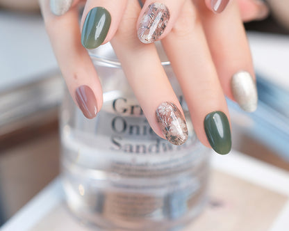 Nail Art，Nail Designs，Manicure Ideas，Nail Art Trends，Almond-shaped nails，Oval-shaped nails