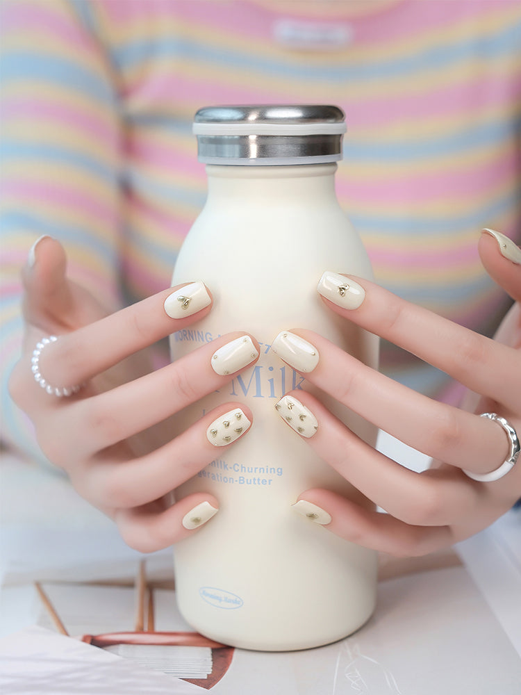 Elegant White Press-On Nails – Bright and Long-Lasting