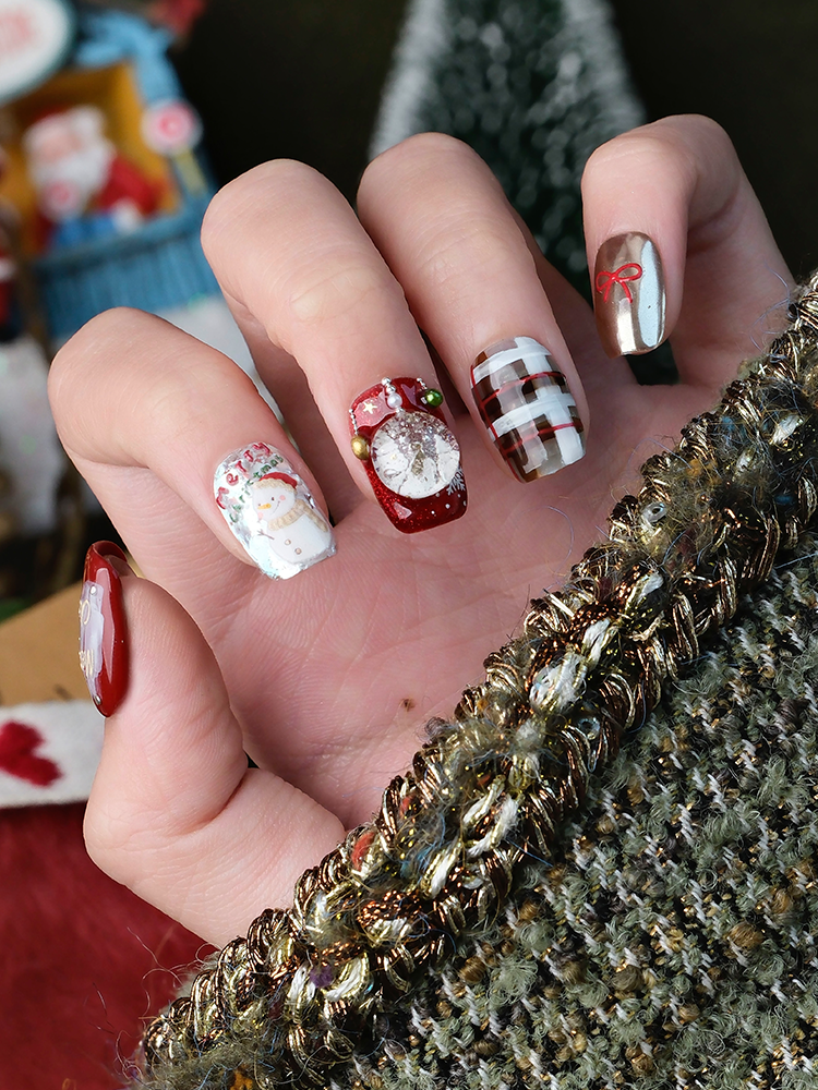 3D Gilded Snowman Nails