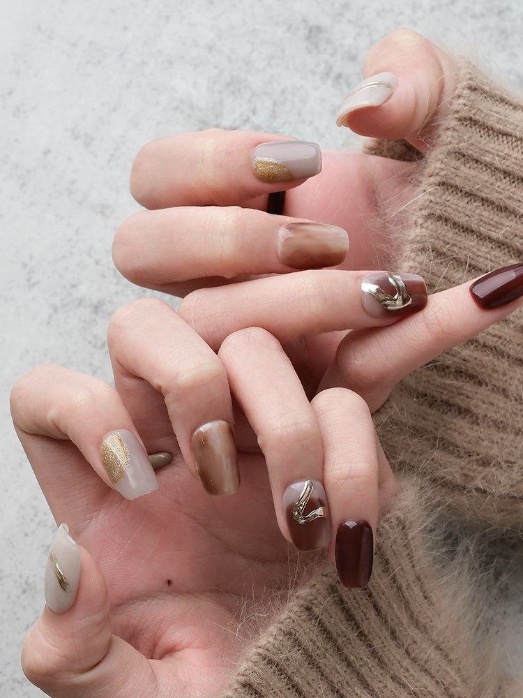 Luxurious Milad Ombre Press-On Nails