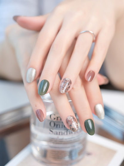 Nail Art，Nail Designs，Manicure Ideas，Nail Art Trends，Almond-shaped nails，Oval-shaped nails