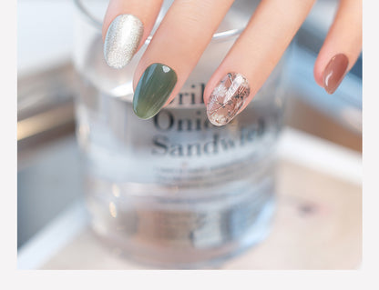 Nail Art，Nail Designs，Manicure Ideas，Nail Art Trends，Almond-shaped nails，Oval-shaped nails