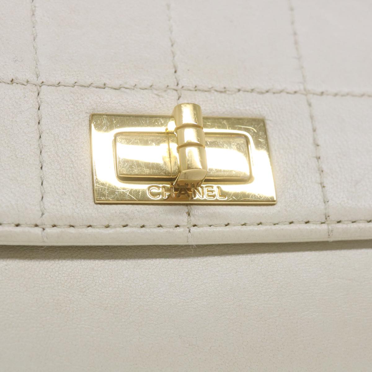 Top Quality Chanel Choco Bar line Chain Shoulder Bag Leather White CC Auth bs10047
