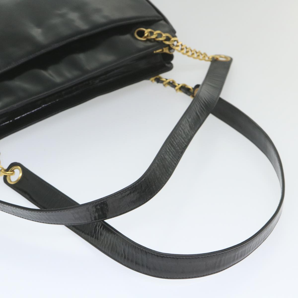 Top Quality Chanel Chain Shoulder Bag Patent leather Black CC Auth bs10115