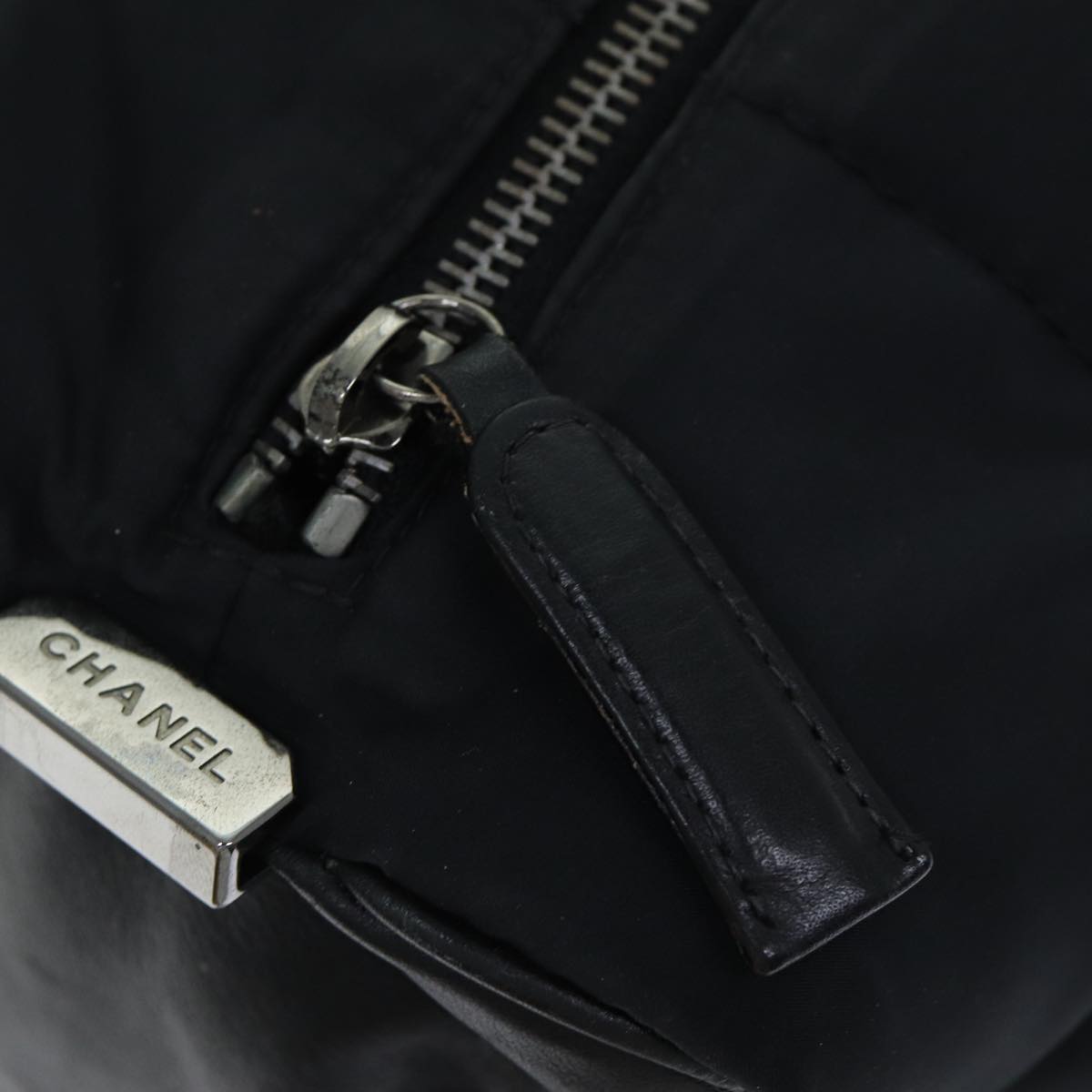 Top Quality Chanel Choco Bar Hand Bag Enamel Black CC Auth bs15702